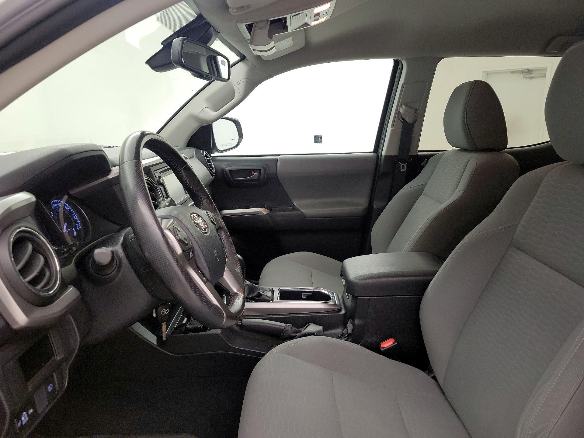 Thumbnail: 2019 Toyota Tacoma - 11