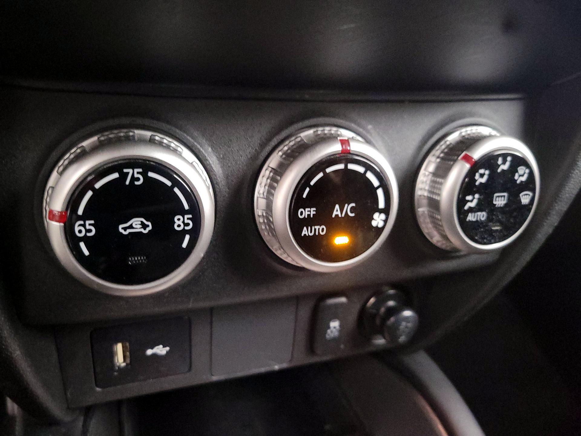 Thumbnail: 2023 Mitsubishi Outlander Sport - 16