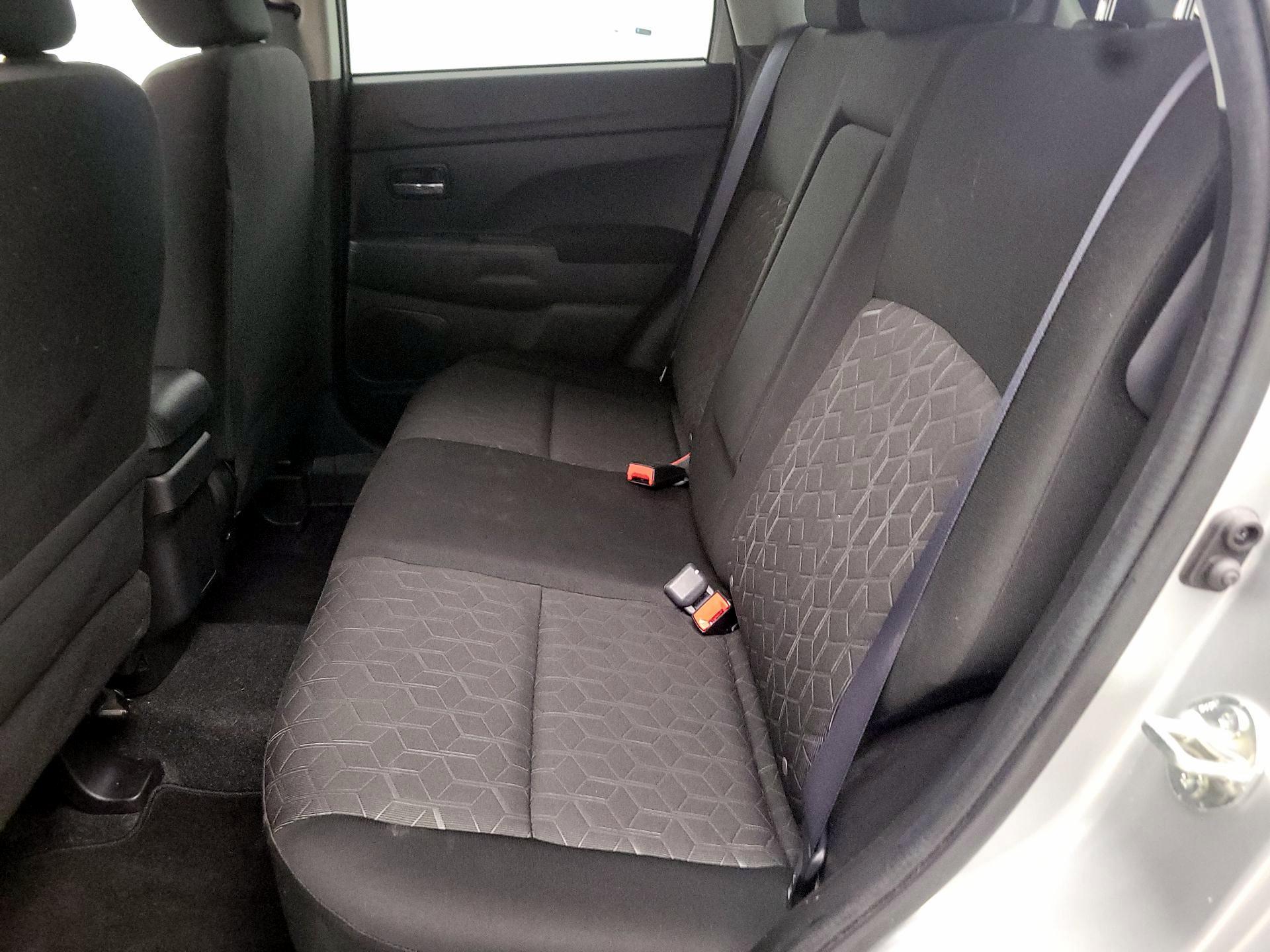 Thumbnail: 2023 Mitsubishi Outlander Sport - 19