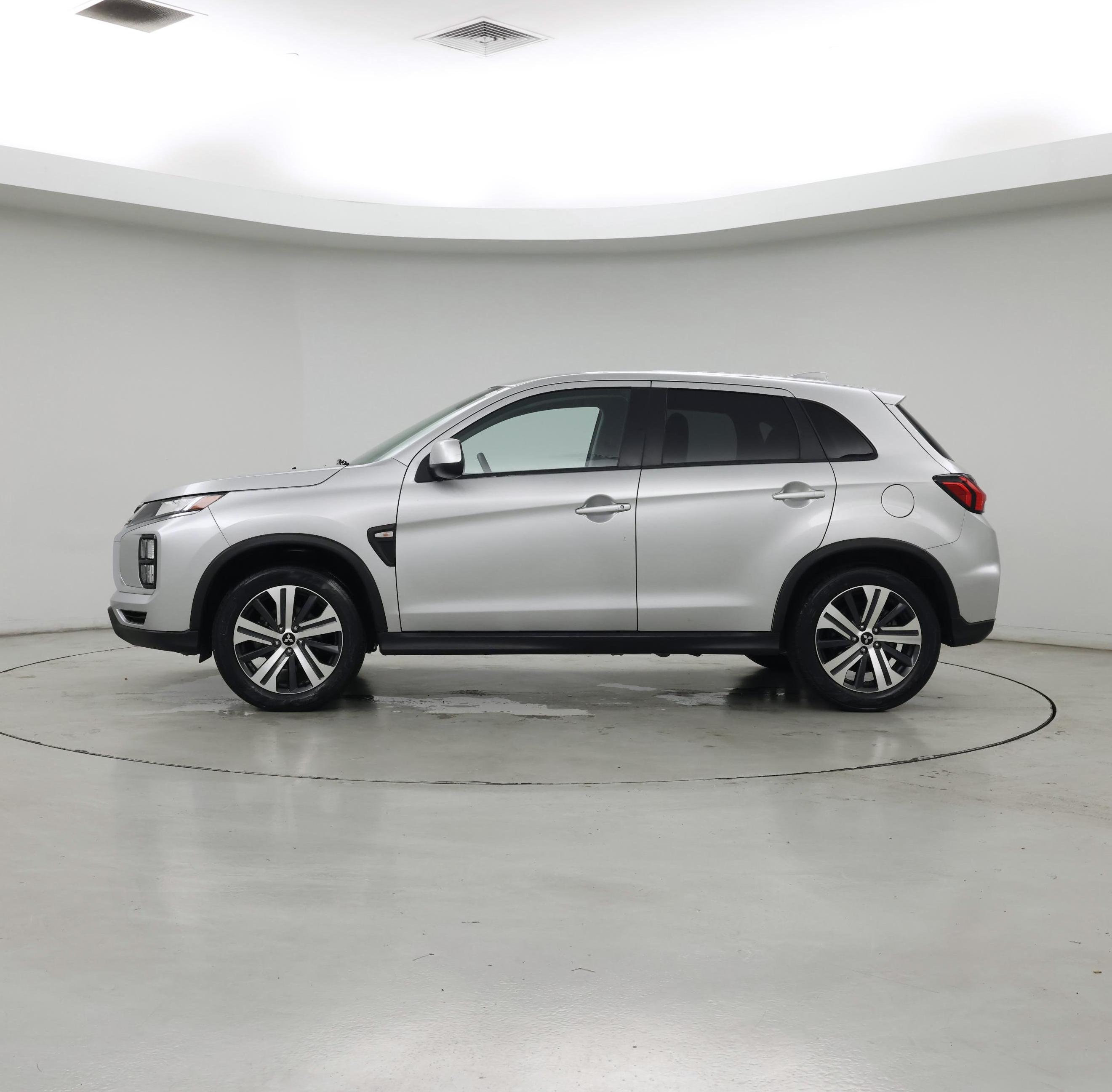 Thumbnail: 2023 Mitsubishi Outlander Sport - 3