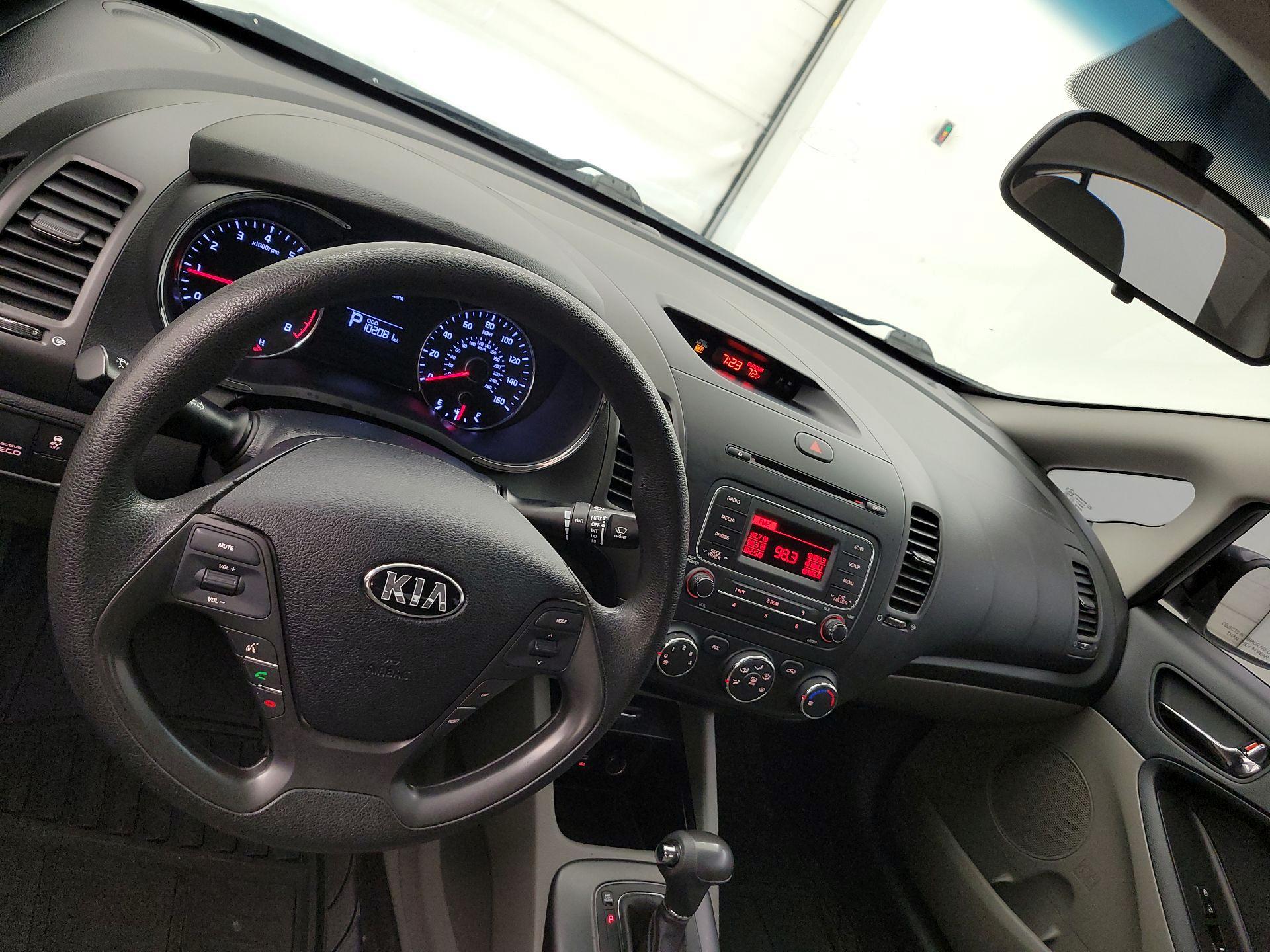 Thumbnail: 2015 Kia Forte - 9