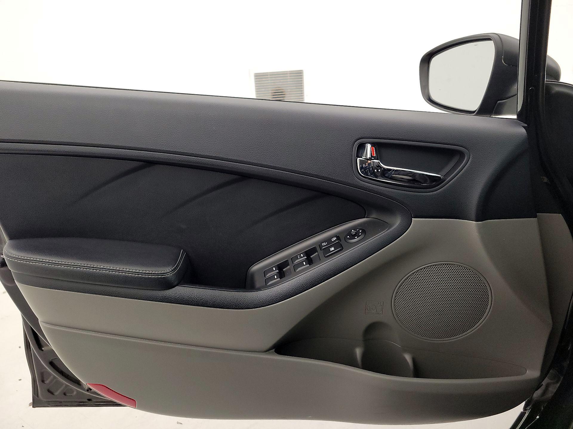 Thumbnail: 2015 Kia Forte - 12