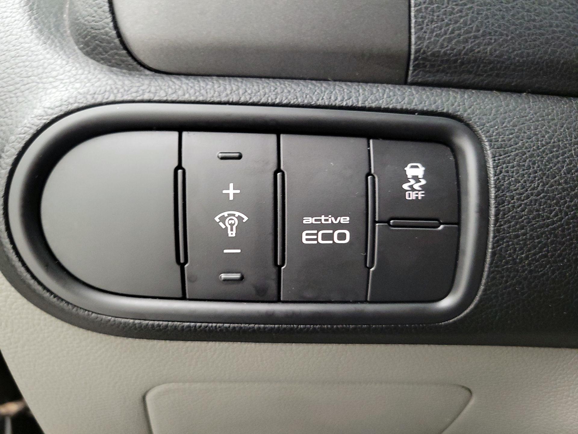 Thumbnail: 2015 Kia Forte - 13