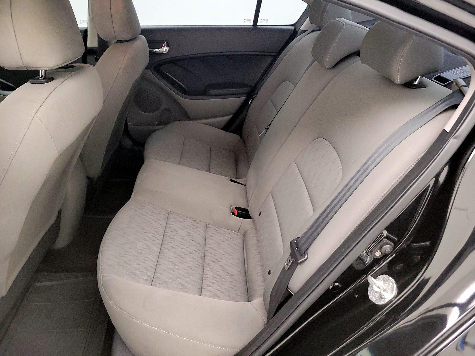 Thumbnail: 2015 Kia Forte - 18