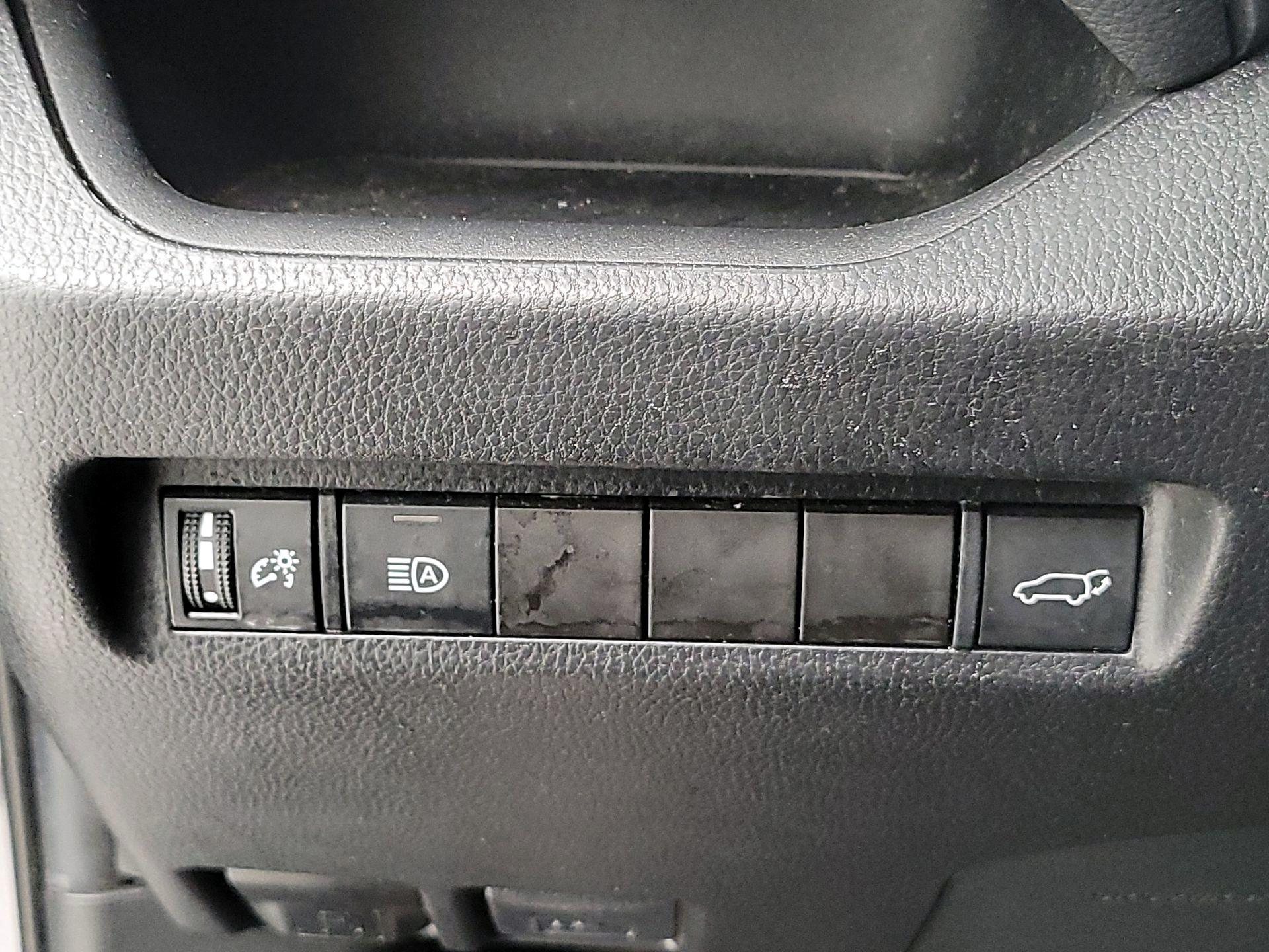 Thumbnail: 2021 Toyota RAV4 - 13