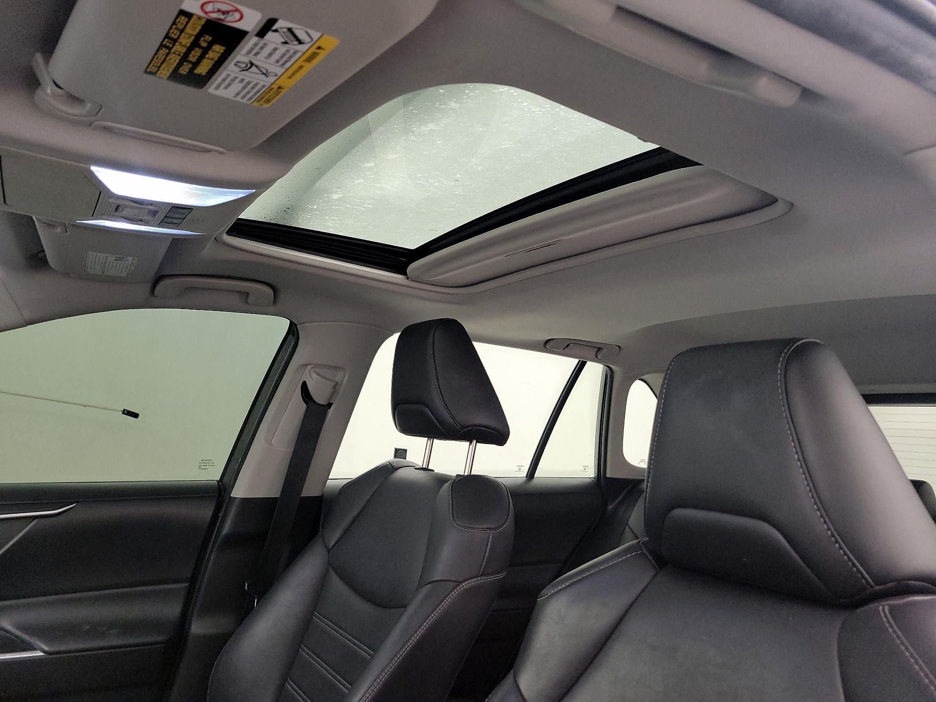 Thumbnail: 2021 Toyota RAV4 - 19