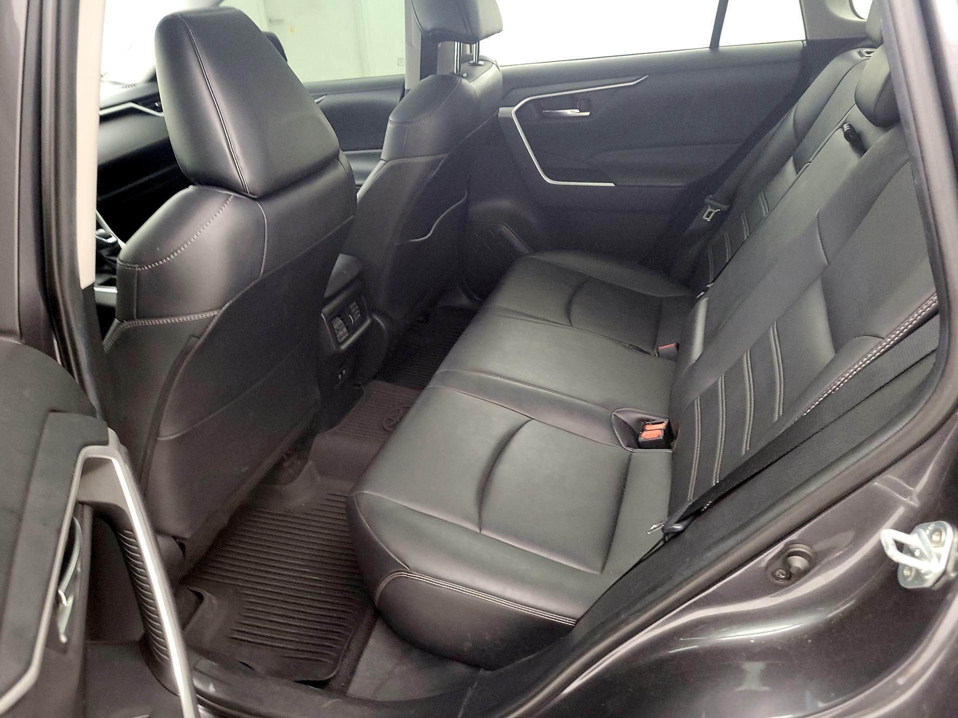 Thumbnail: 2021 Toyota RAV4 - 20