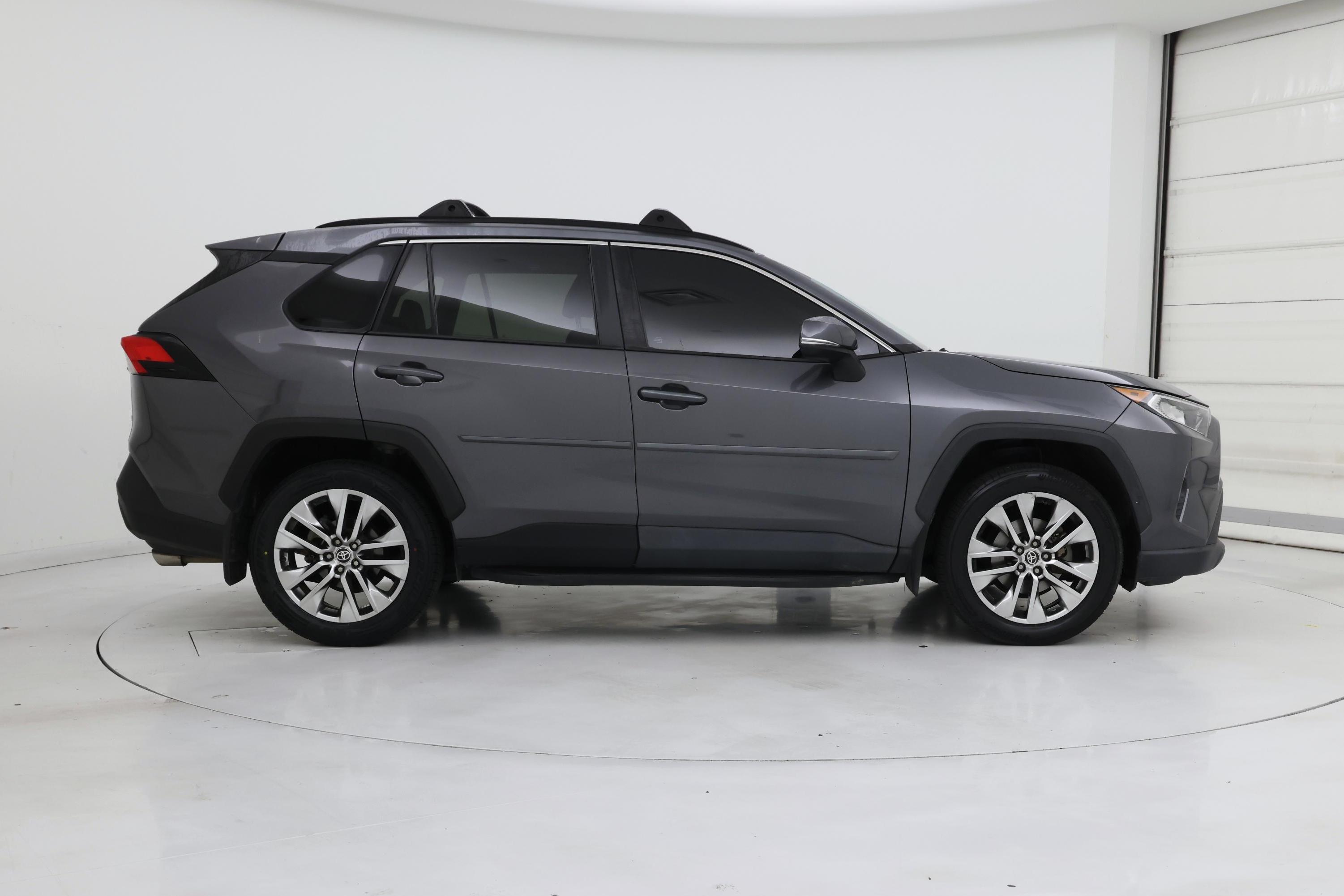 Thumbnail: 2021 Toyota RAV4 - 7