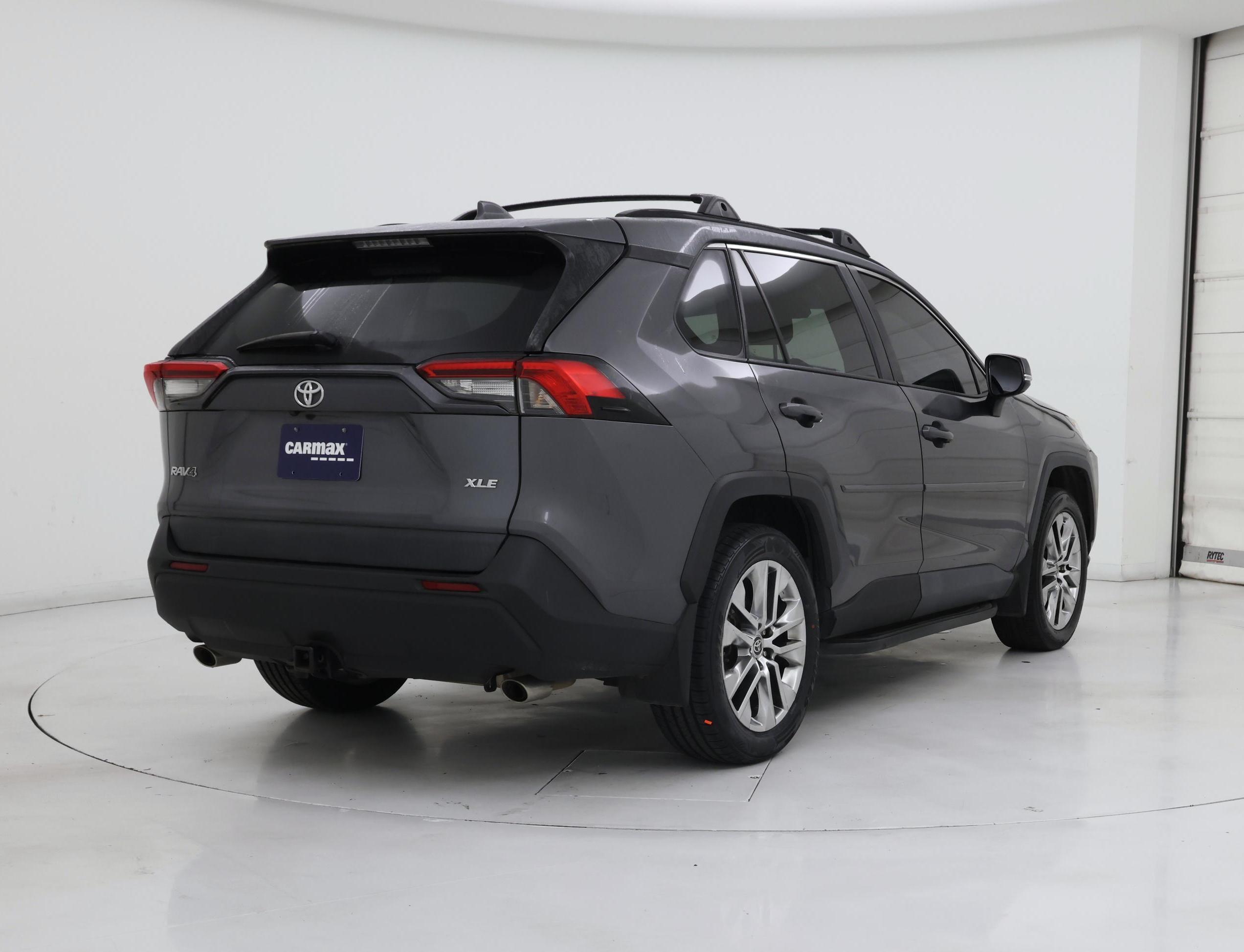 Thumbnail: 2021 Toyota RAV4 - 8