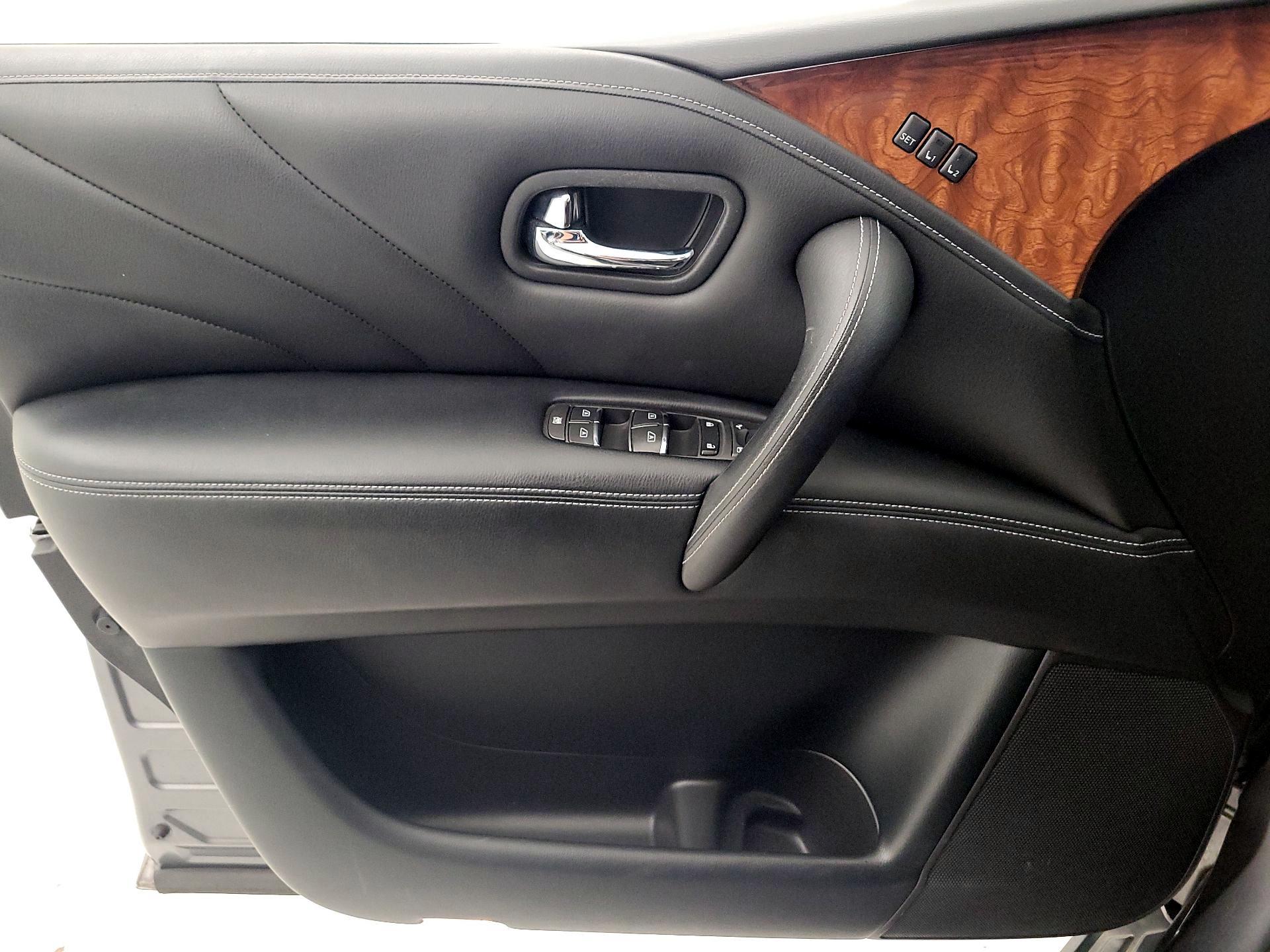 Thumbnail: 2015 INFINITI QX80 - 12