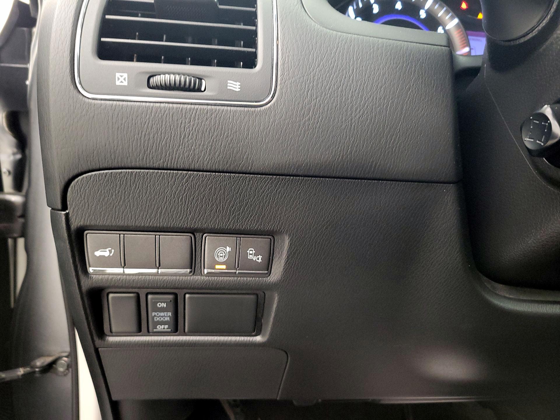 Thumbnail: 2015 INFINITI QX80 - 13