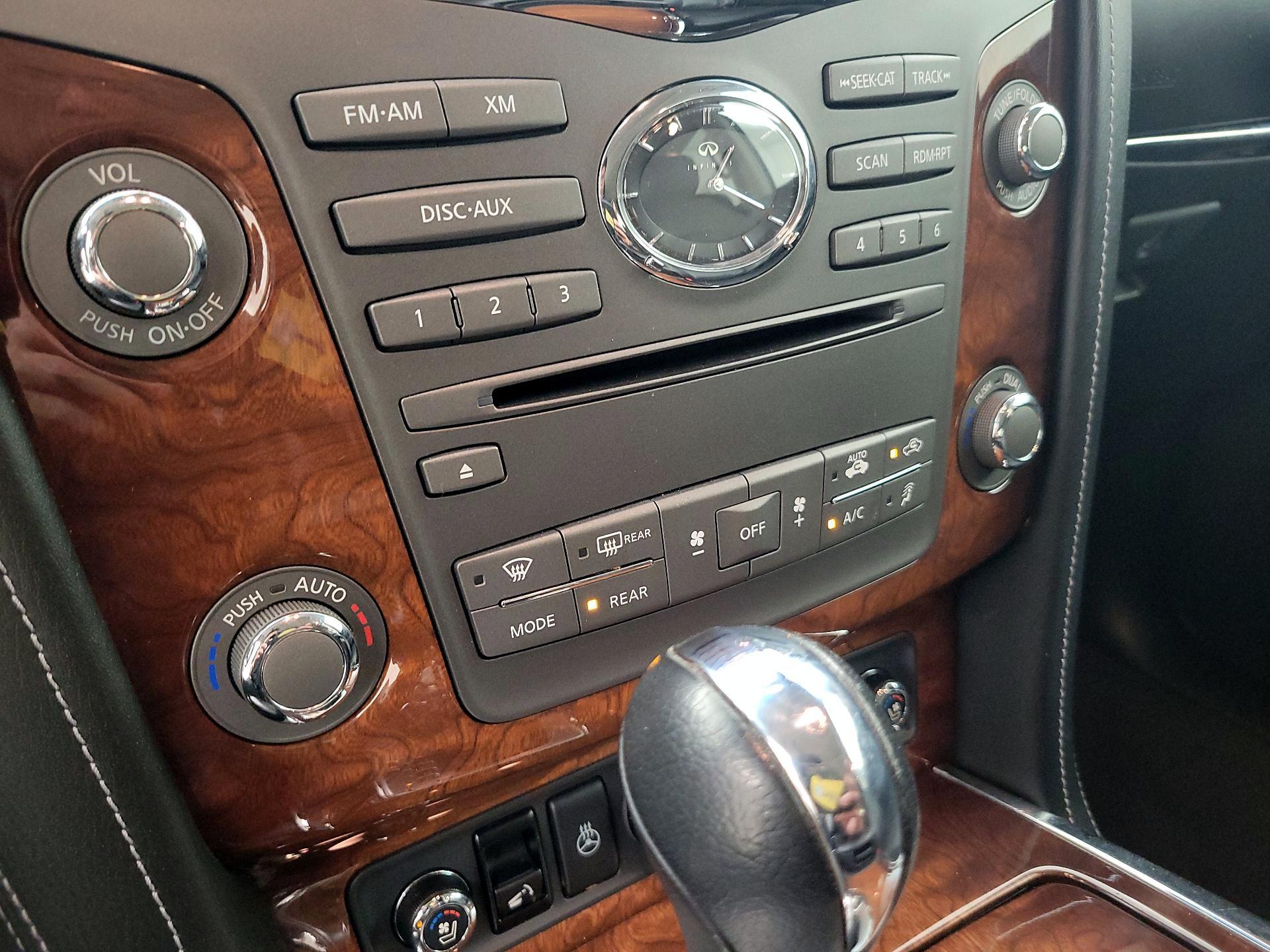 Thumbnail: 2015 INFINITI QX80 - 17