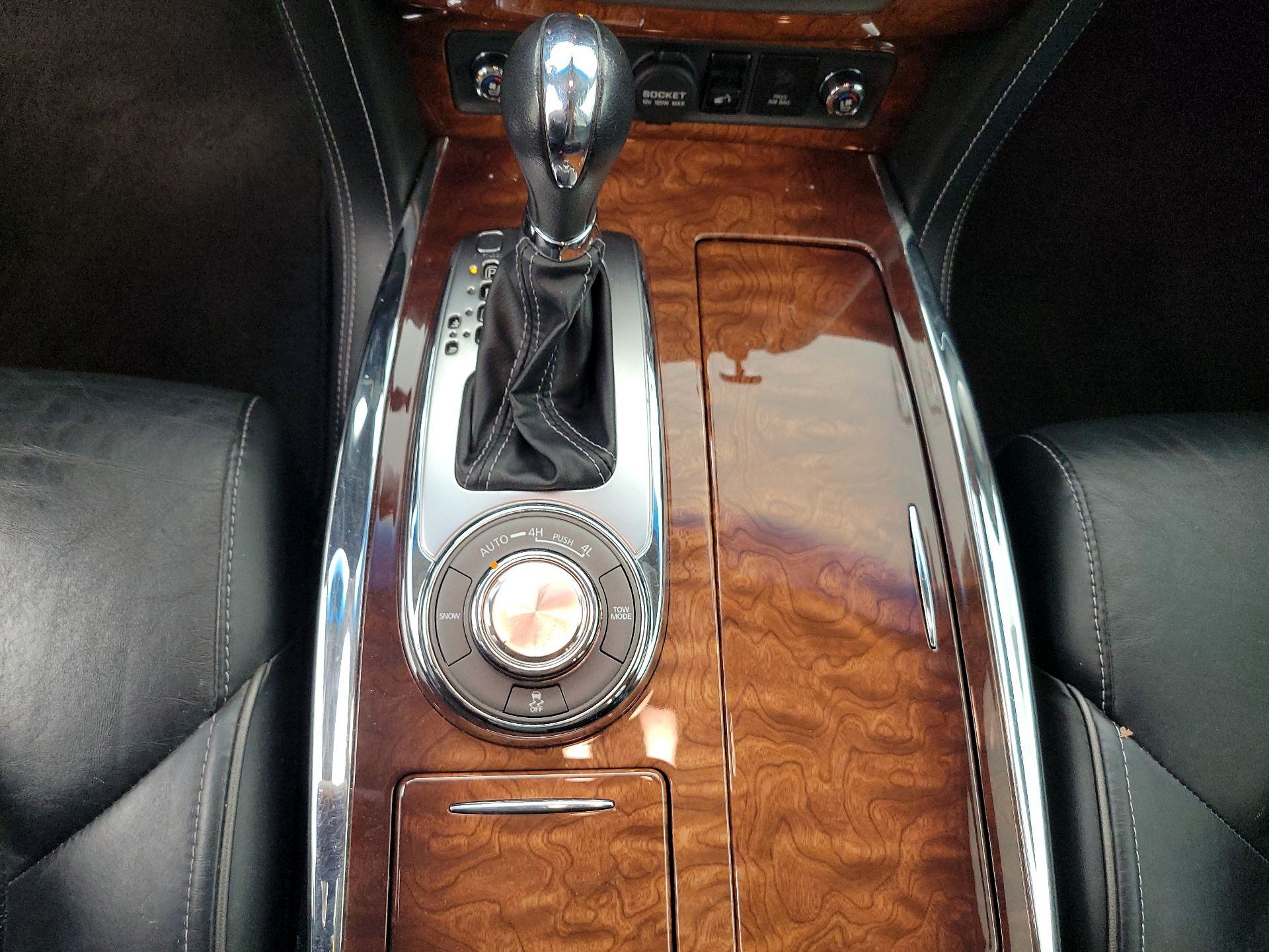 Thumbnail: 2015 INFINITI QX80 - 18