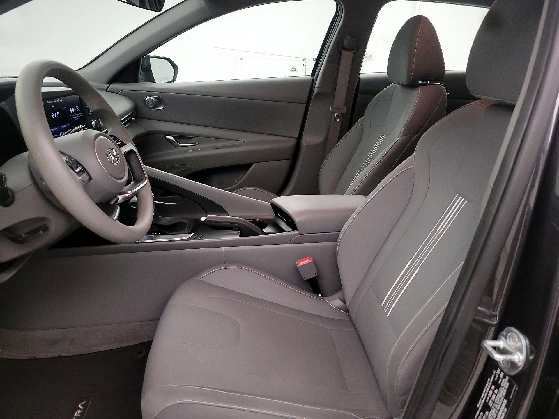 Thumbnail: 2022 Hyundai Elantra - 11