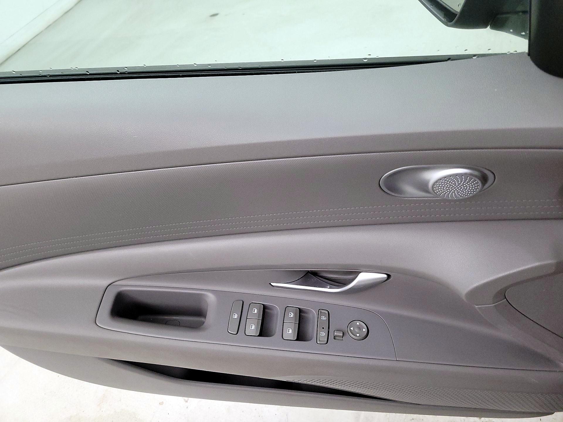 Thumbnail: 2022 Hyundai Elantra - 12