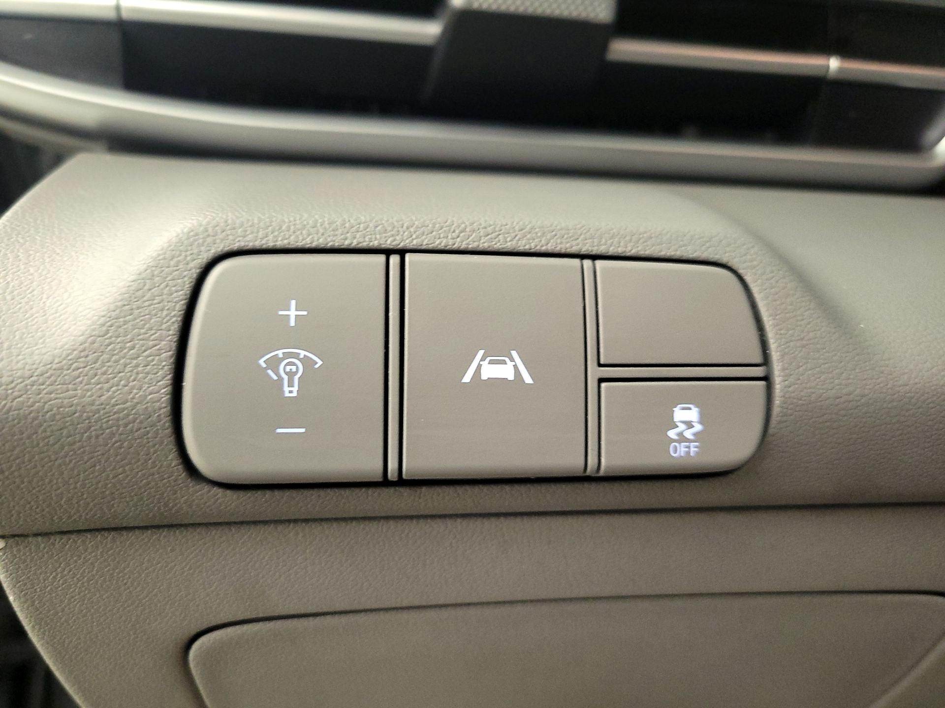 Thumbnail: 2022 Hyundai Elantra - 13