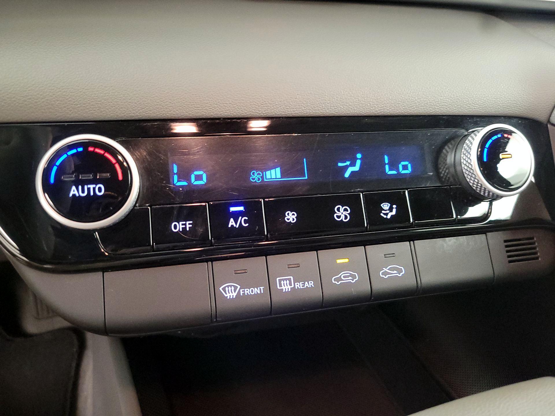 Thumbnail: 2022 Hyundai Elantra - 16