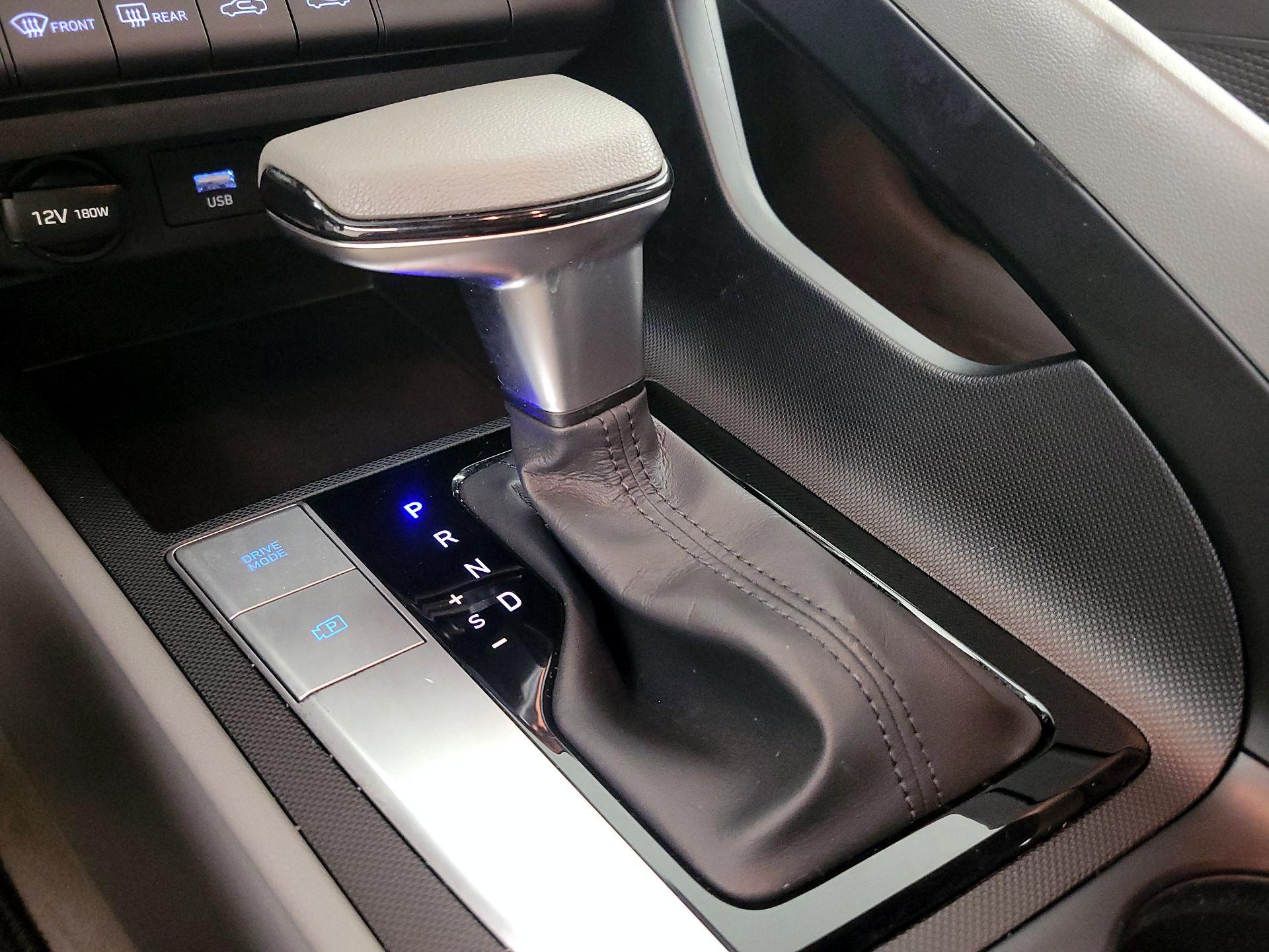 Thumbnail: 2022 Hyundai Elantra - 17