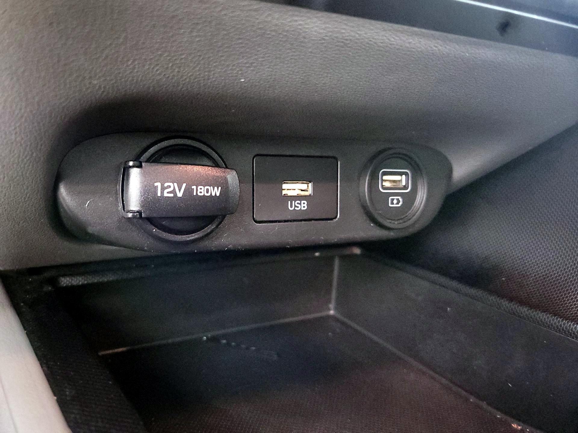 Thumbnail: 2022 Hyundai Elantra - 18