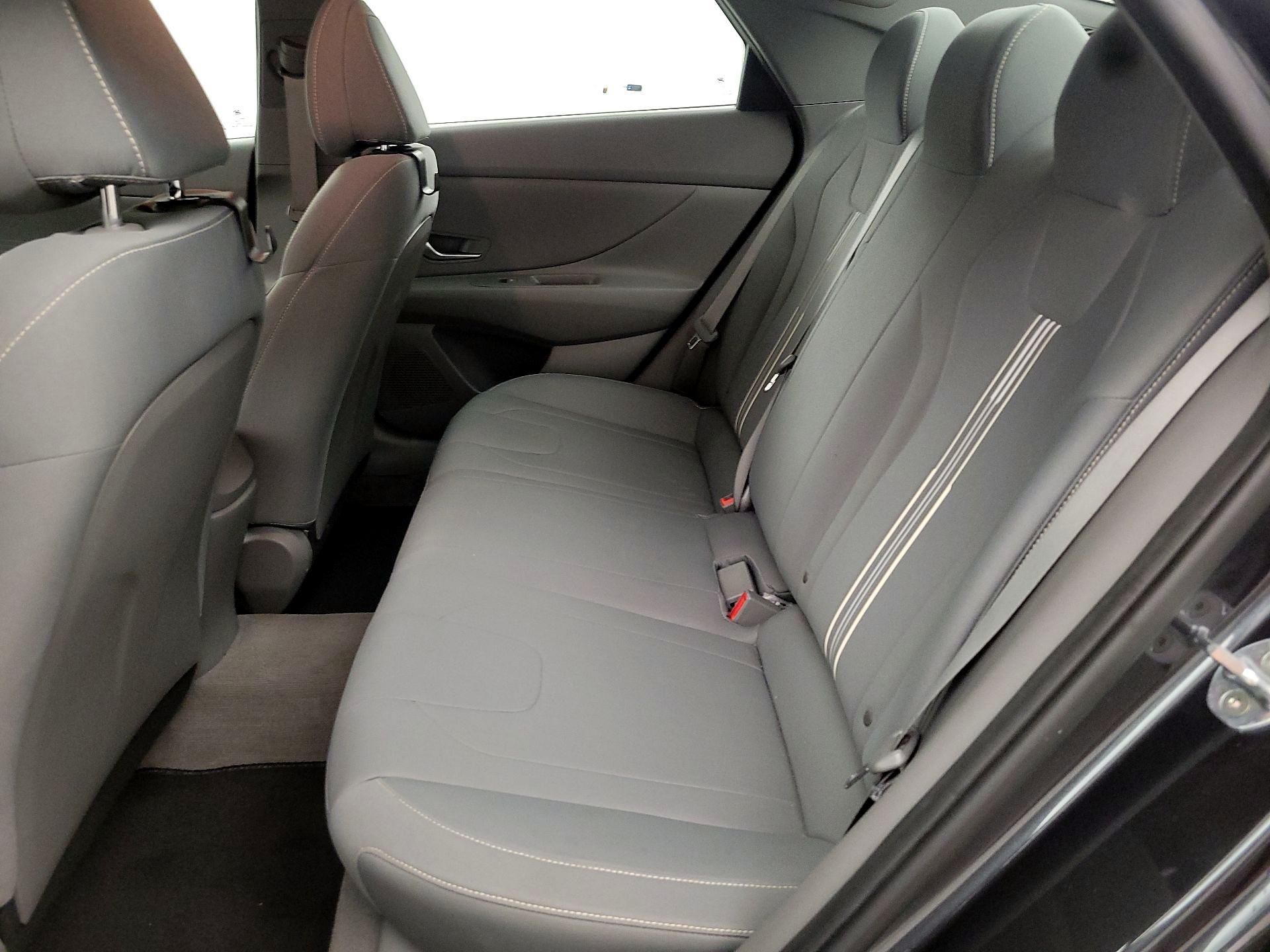 Thumbnail: 2022 Hyundai Elantra - 19