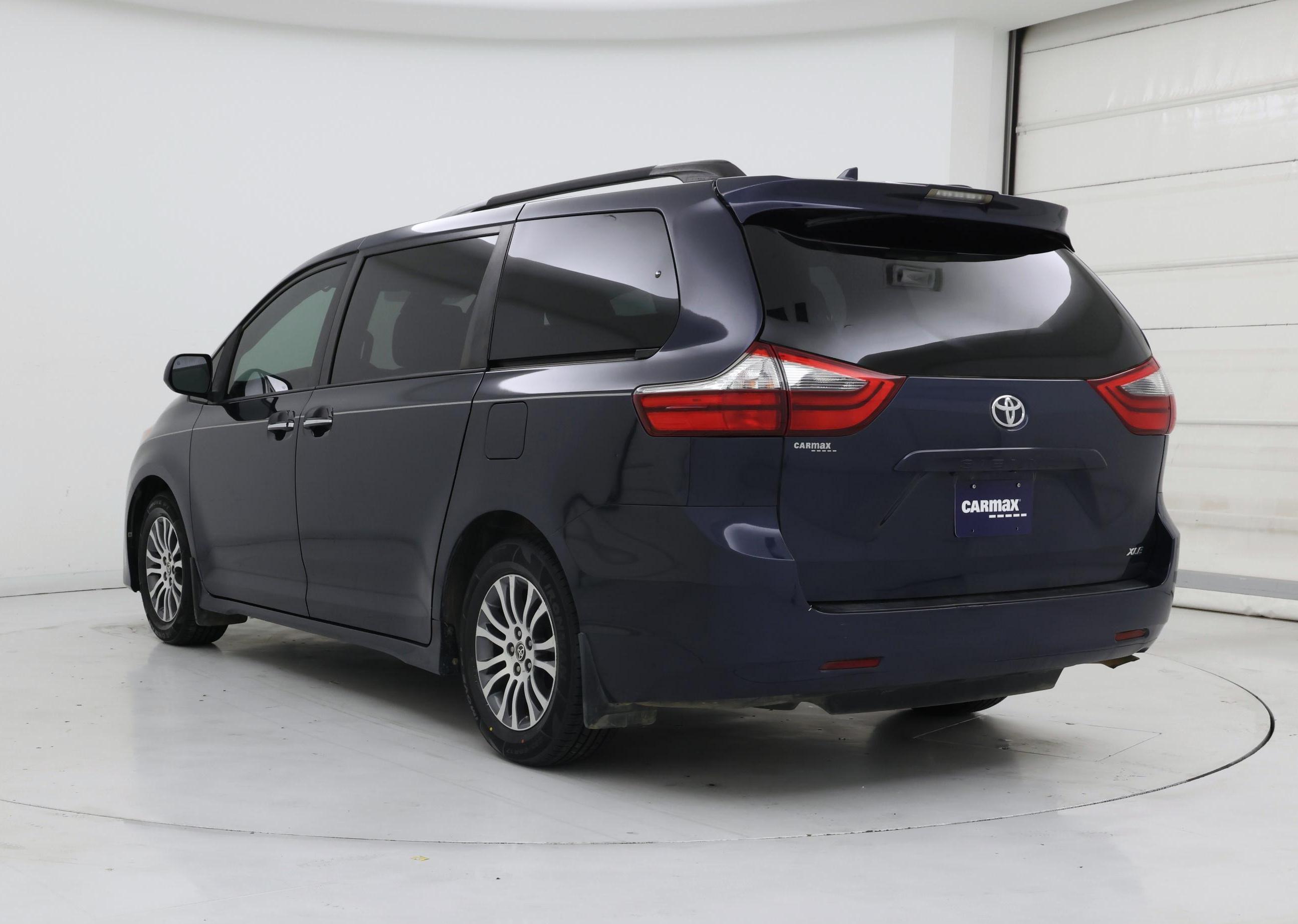 Thumbnail: 2020 Toyota Sienna - 2