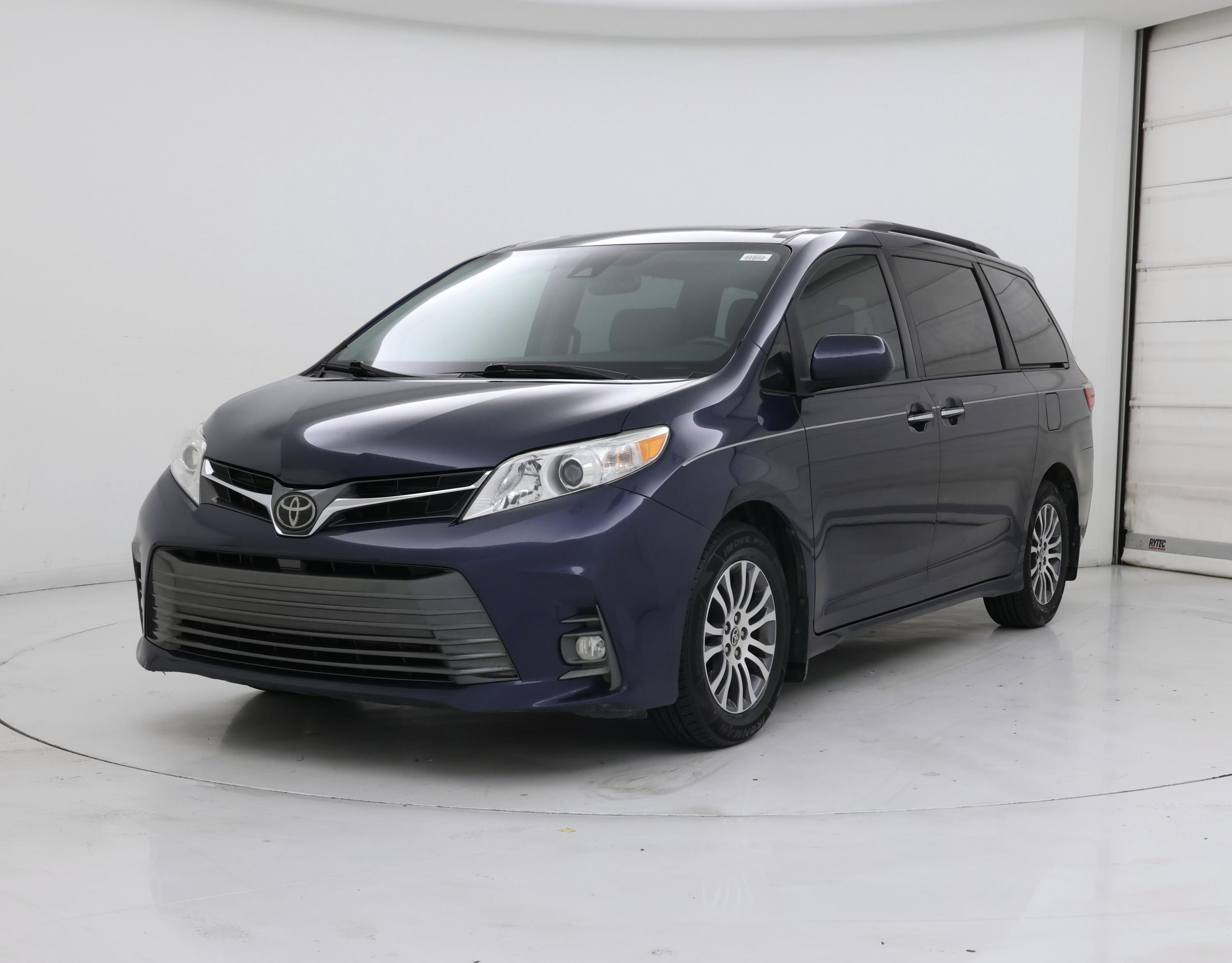 Thumbnail: 2020 Toyota Sienna - 4