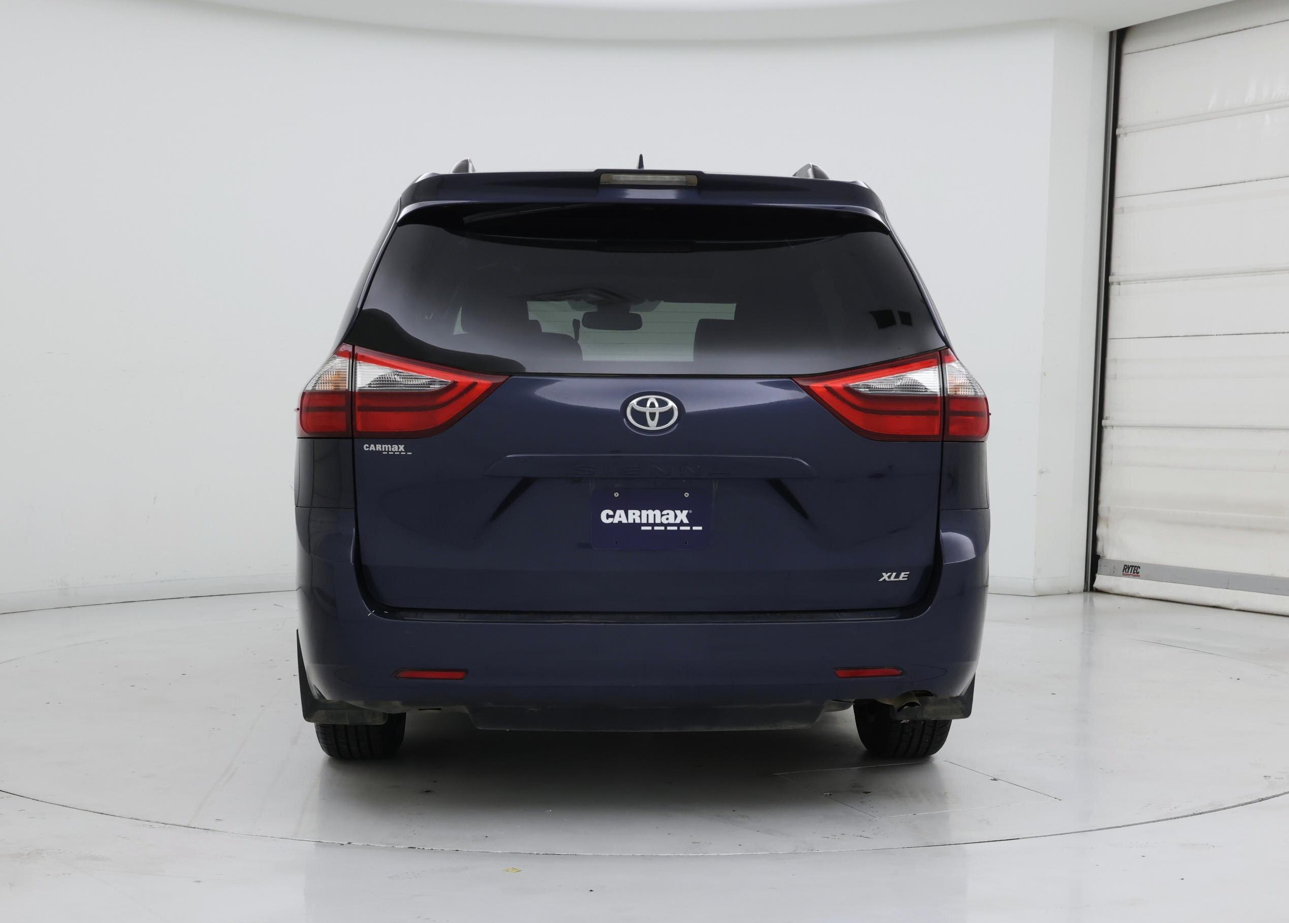 Thumbnail: 2020 Toyota Sienna - 6