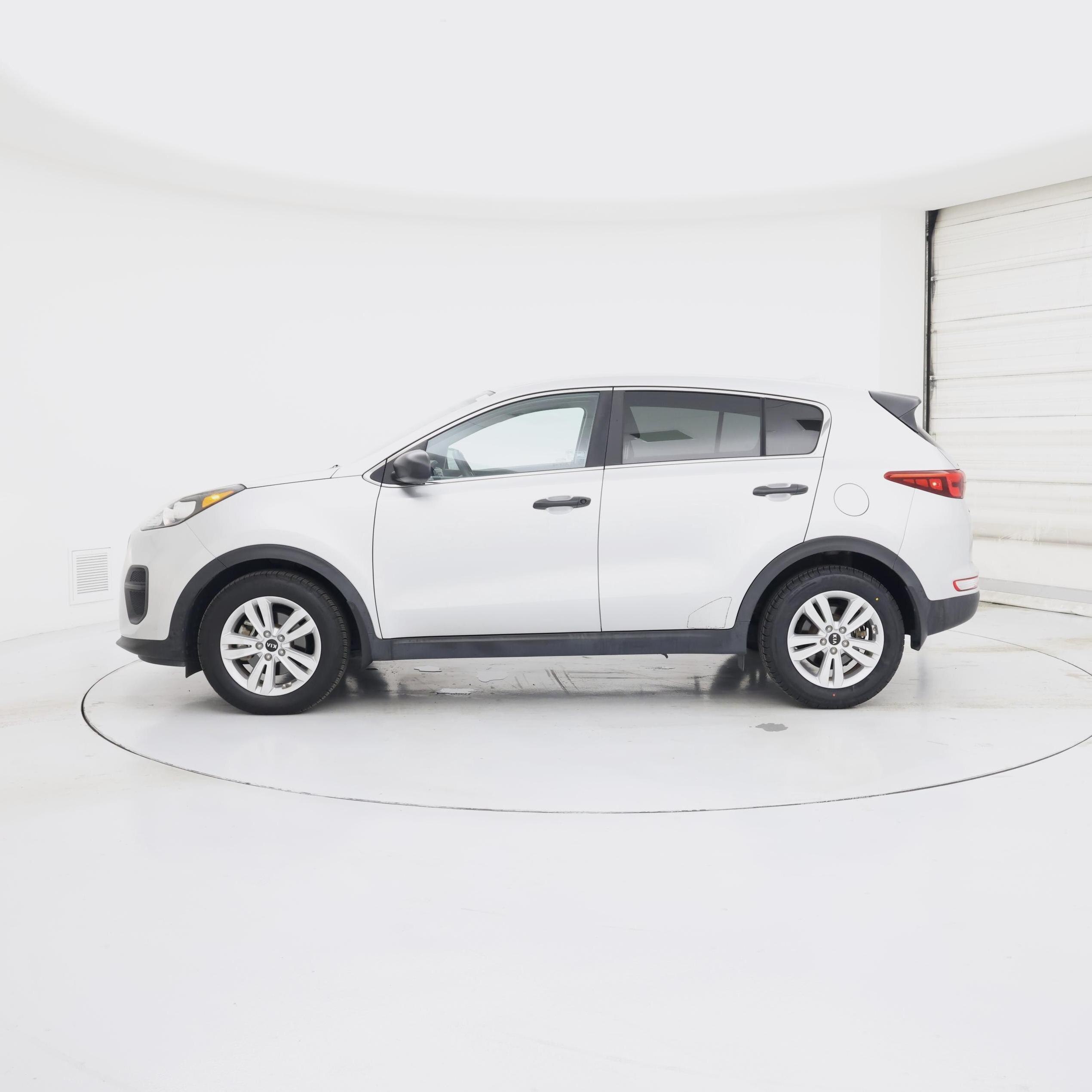 Thumbnail: 2019 Kia Sportage - 3
