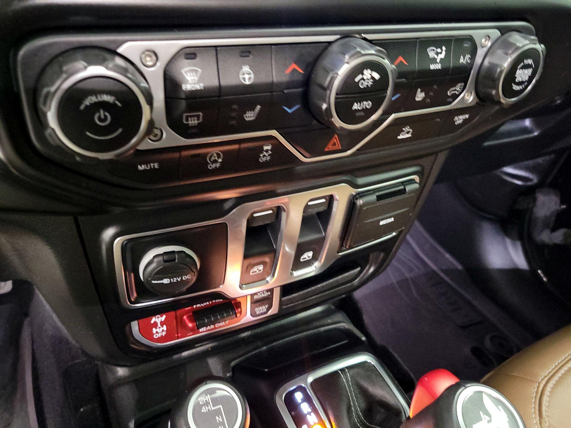Thumbnail: 2022 Jeep Wrangler - 17
