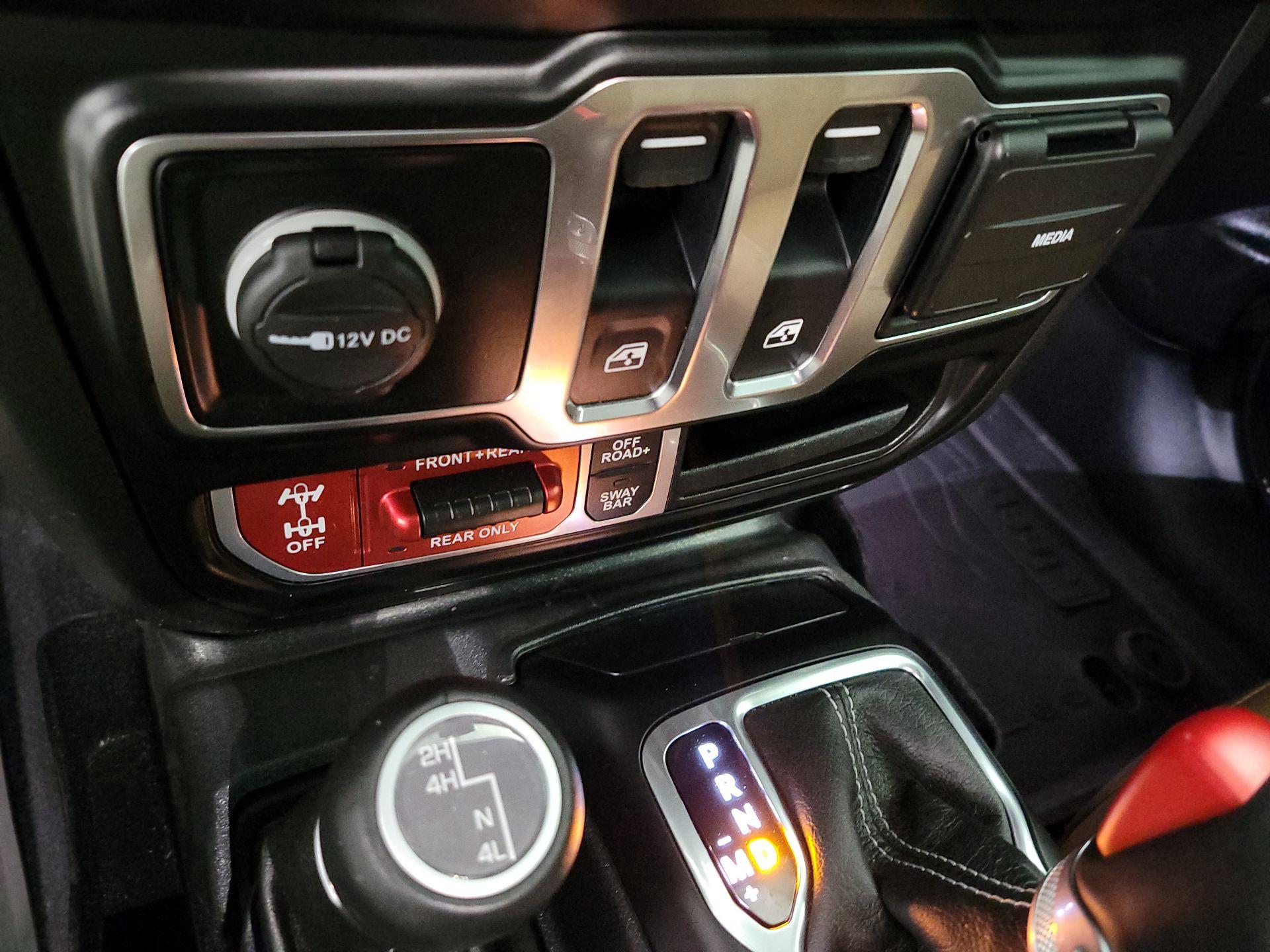 Thumbnail: 2022 Jeep Wrangler - 19