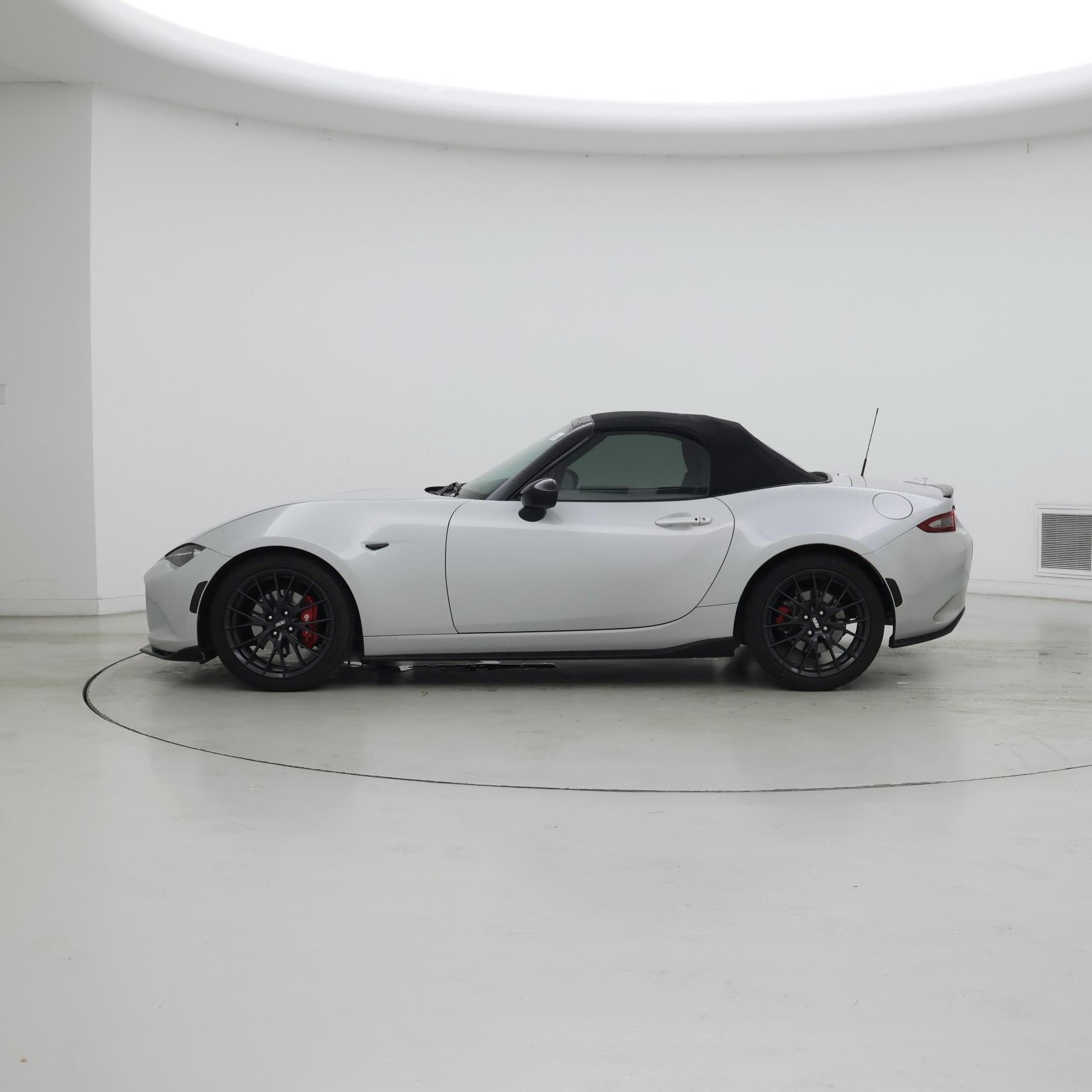 Thumbnail: 2016 Mazda MX-5 Miata - 3