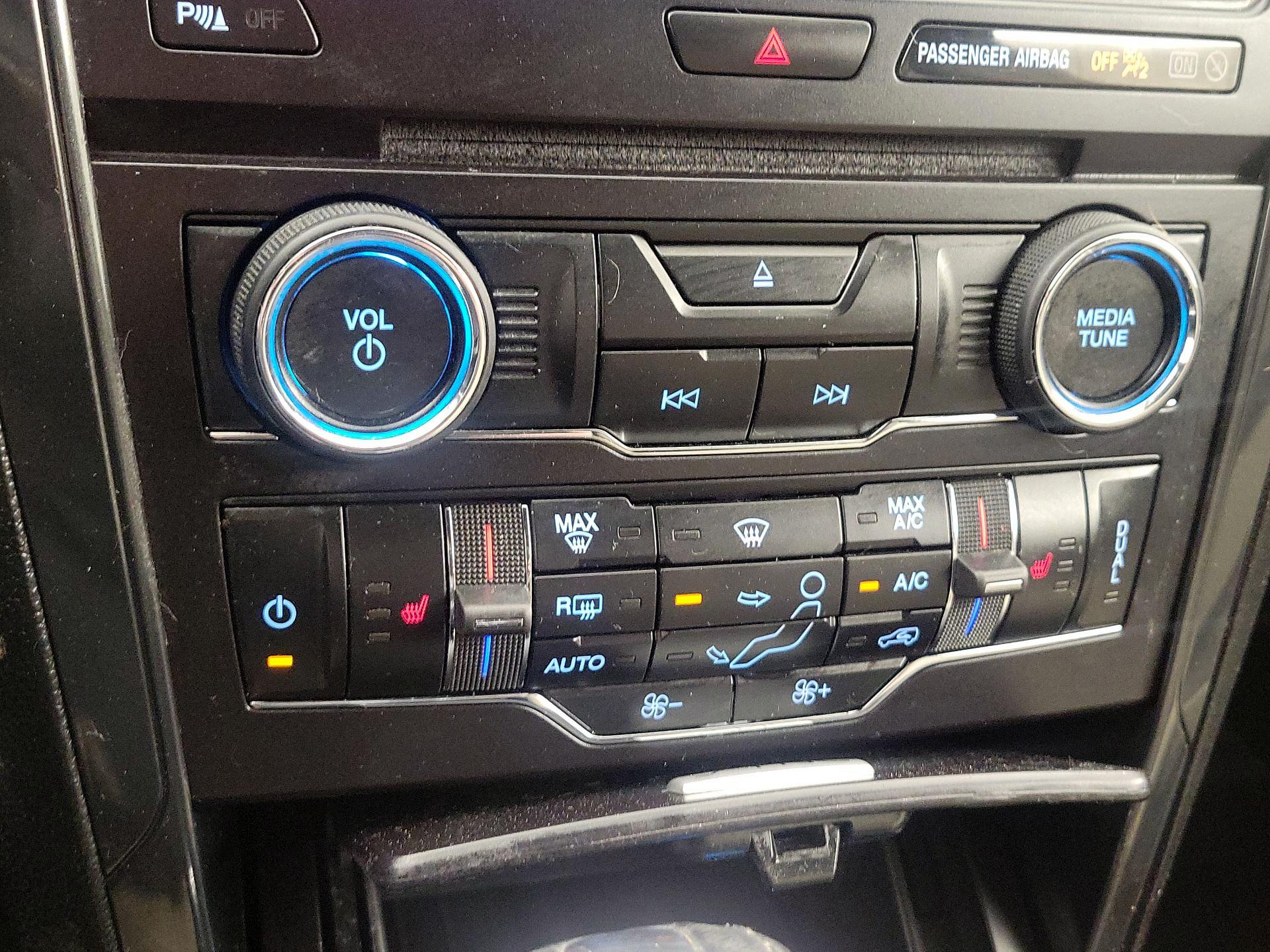 Thumbnail: 2018 Ford Explorer - 17