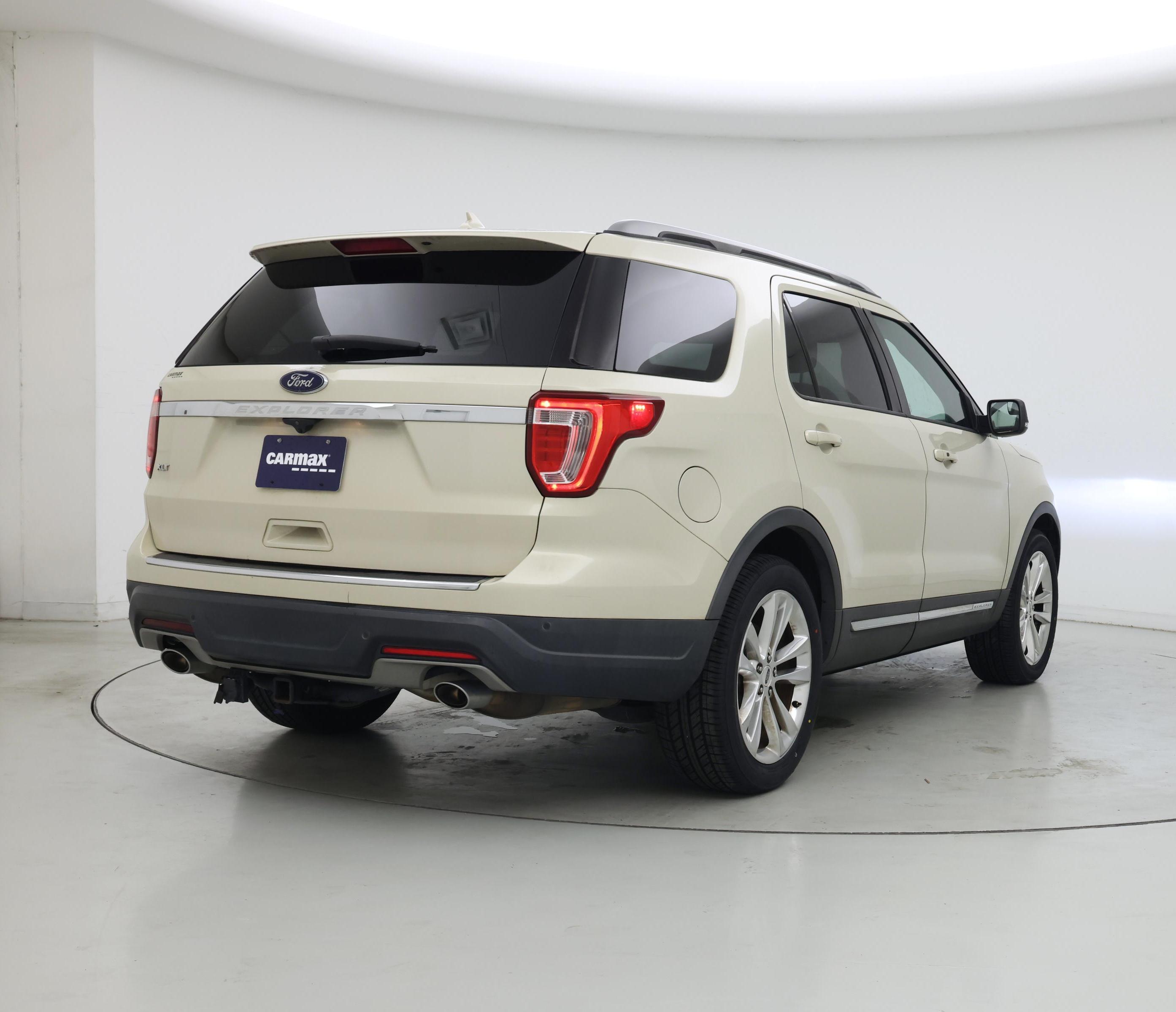 Thumbnail: 2018 Ford Explorer - 8