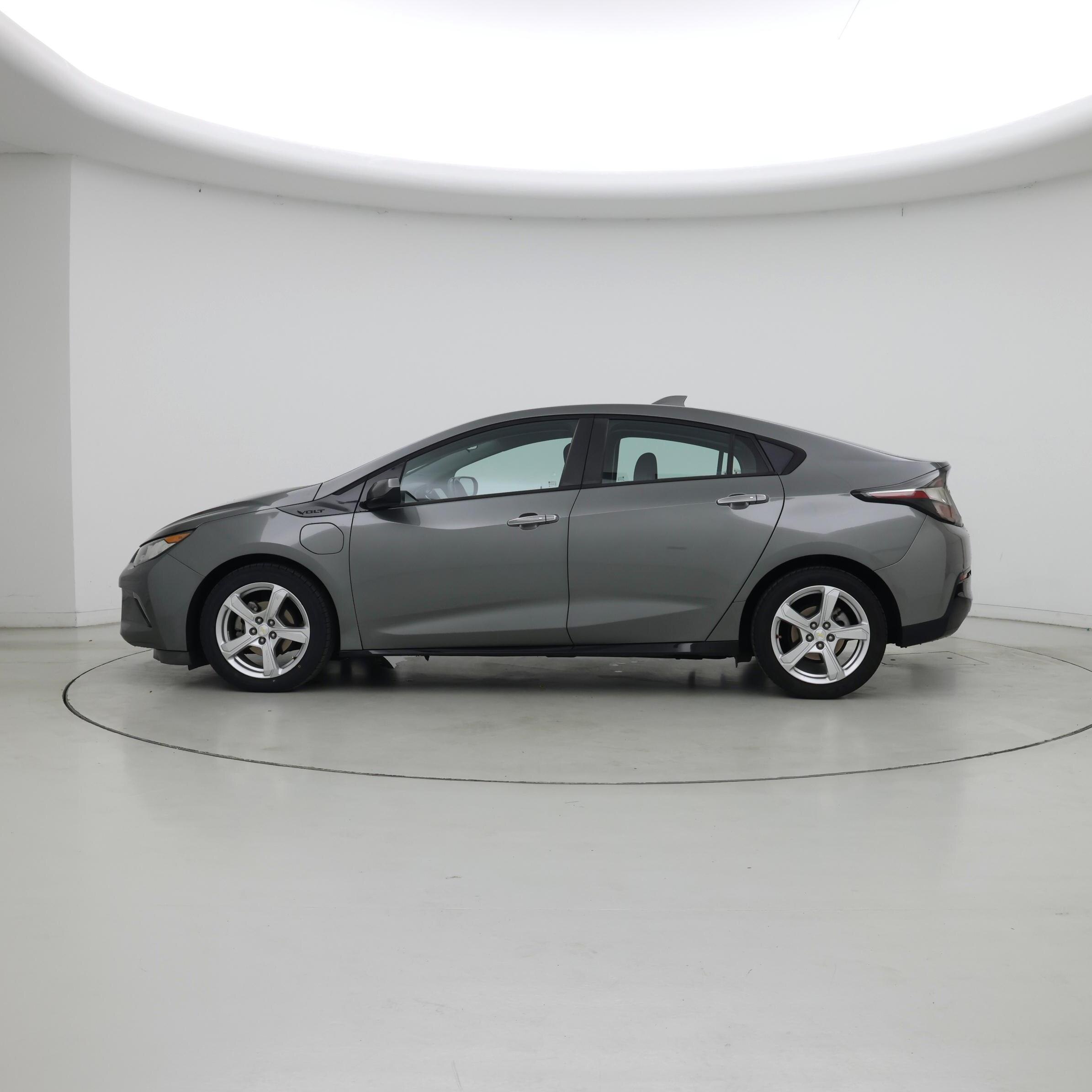 Thumbnail: 2017 Chevrolet Volt - 3