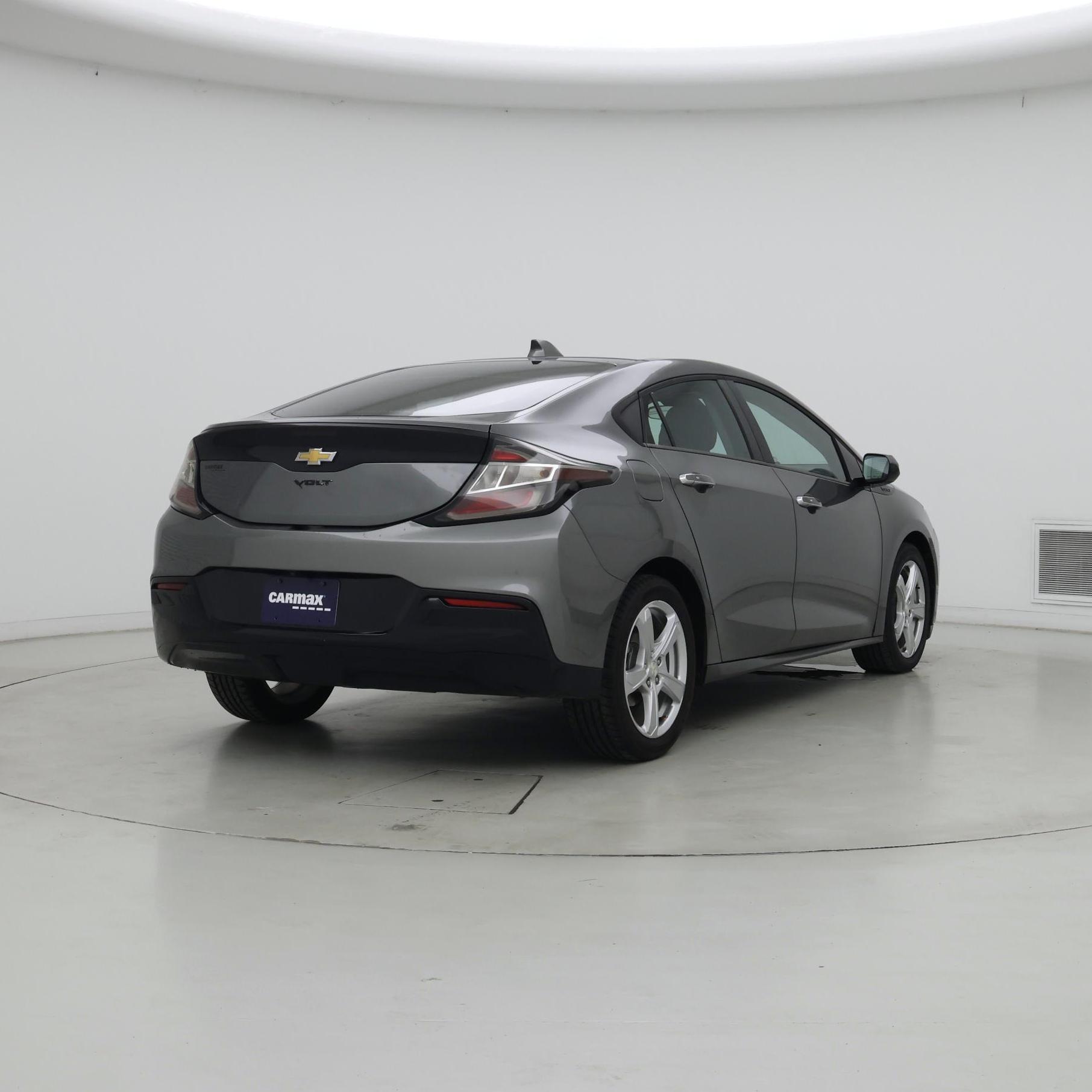 Thumbnail: 2017 Chevrolet Volt - 8