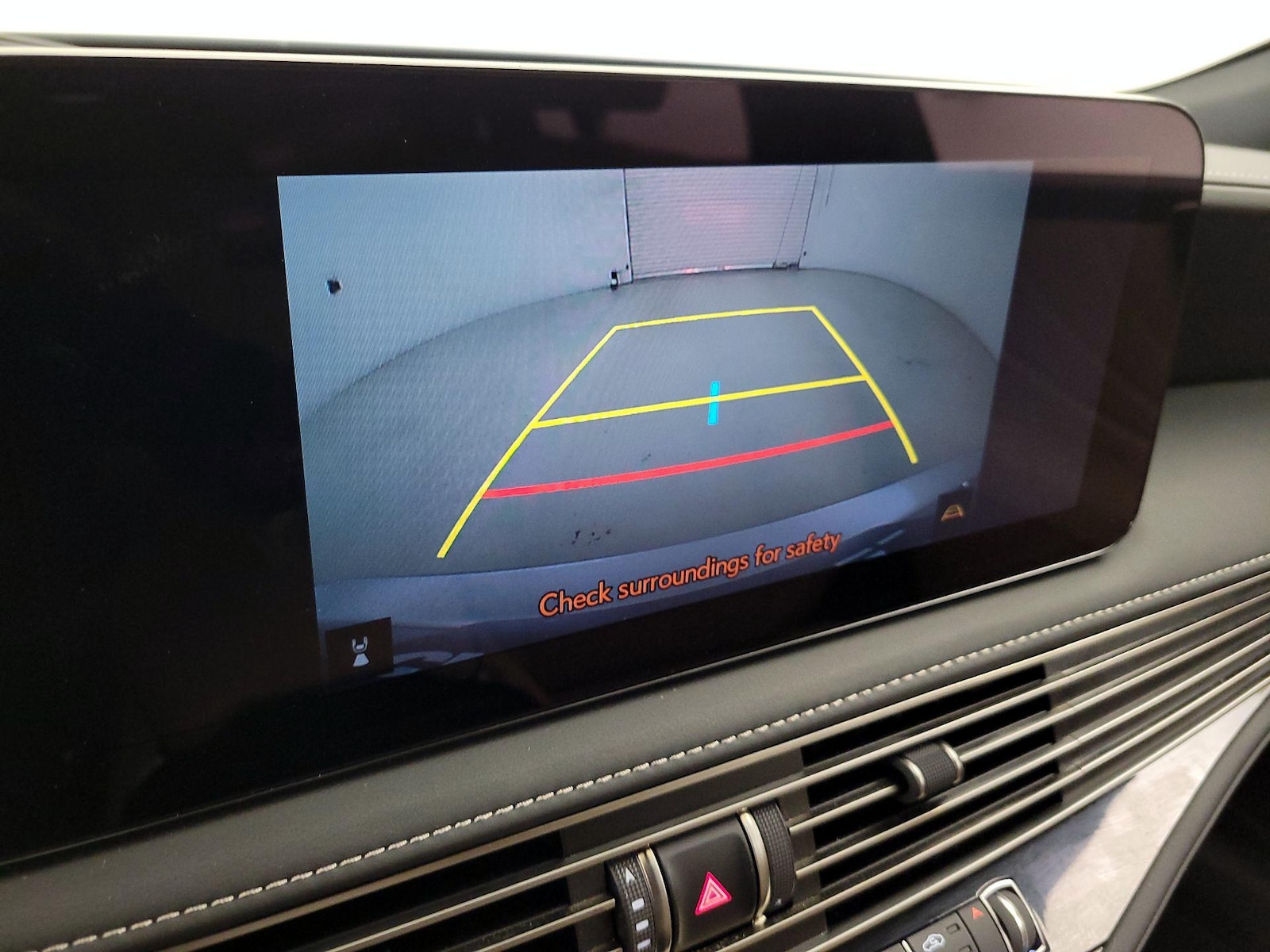 2025 Lexus LS Base - Photo 15
