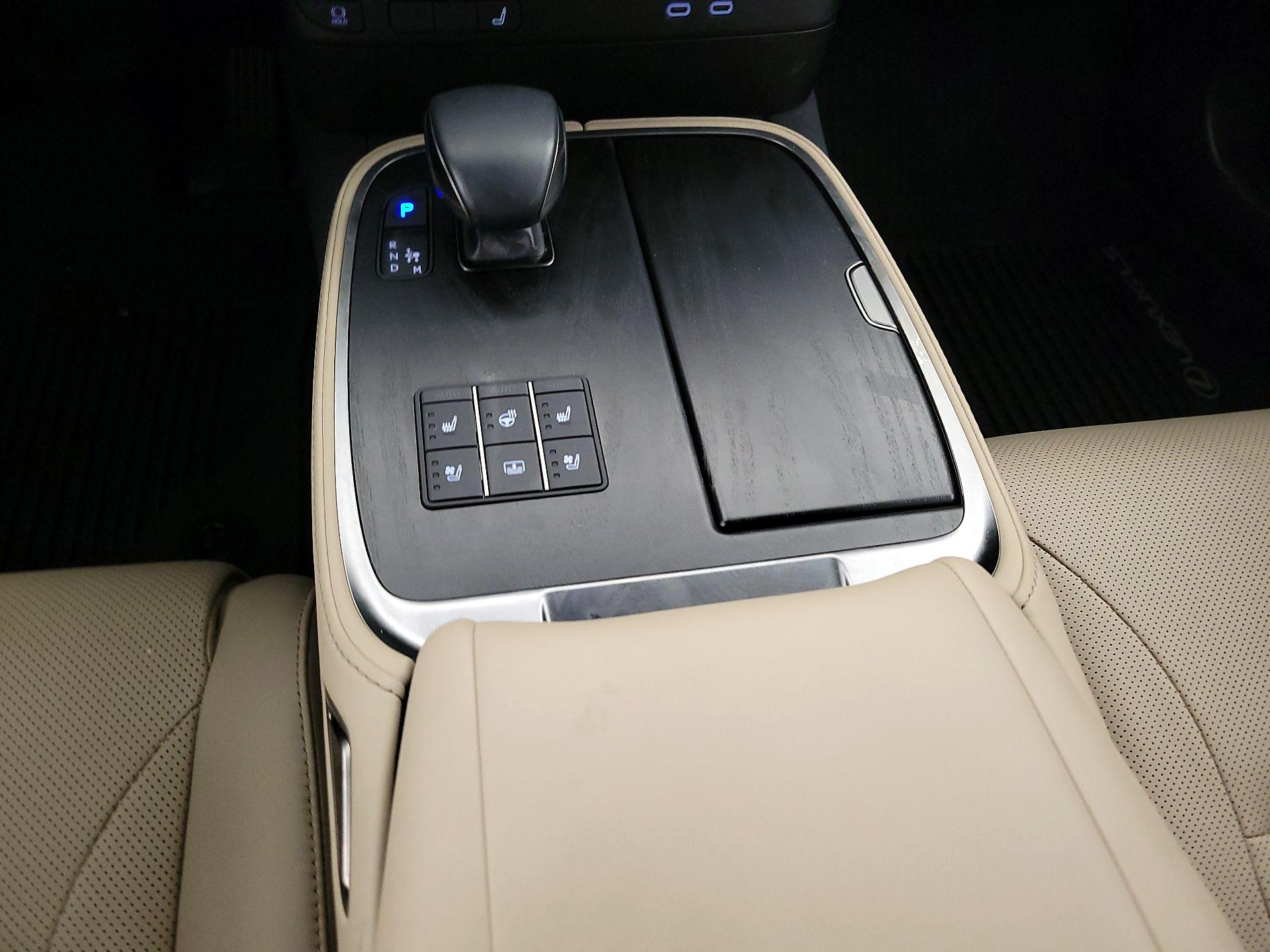 Thumbnail: 2025 Lexus LS - 17