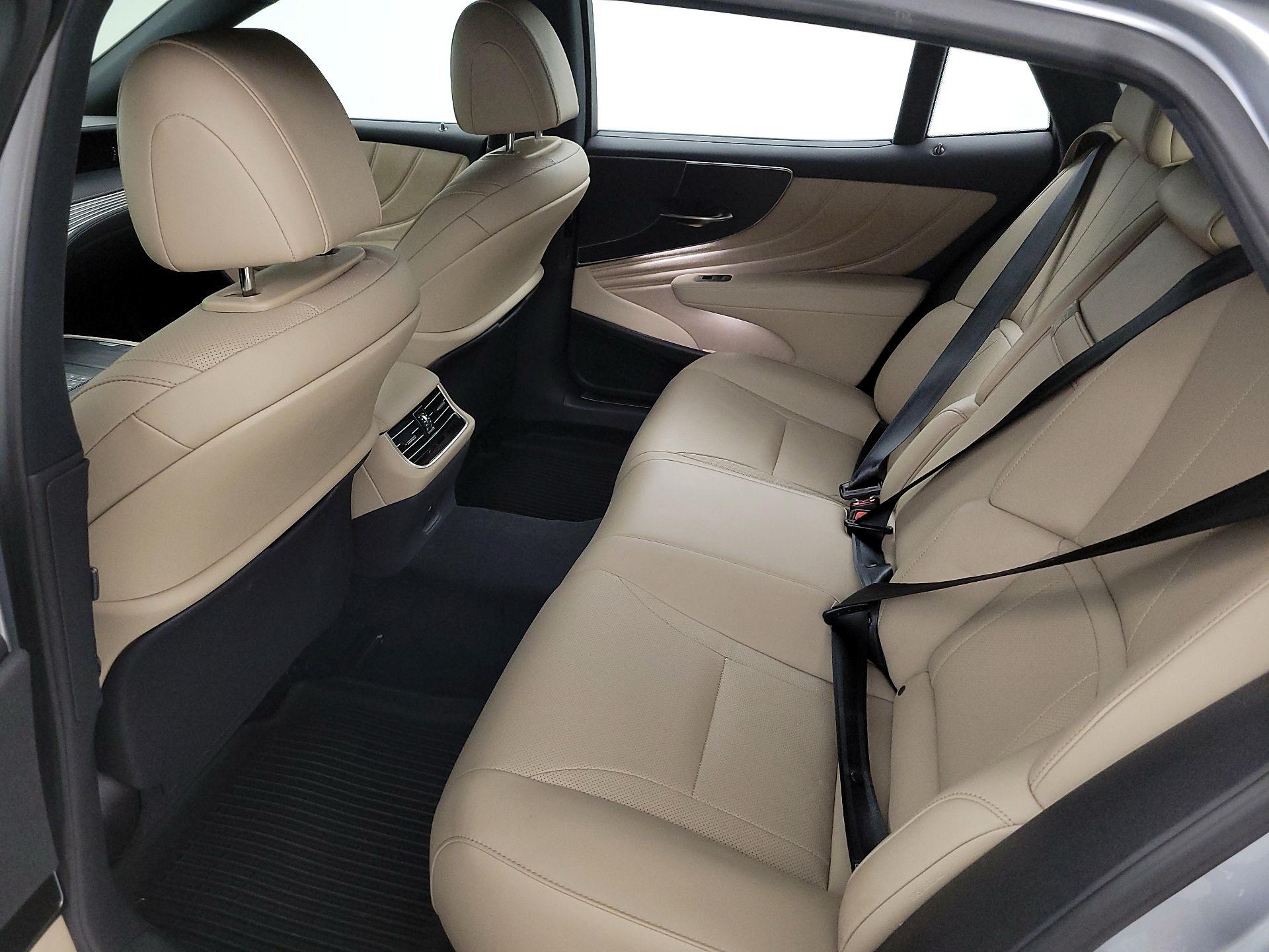 Thumbnail: 2025 Lexus LS - 20