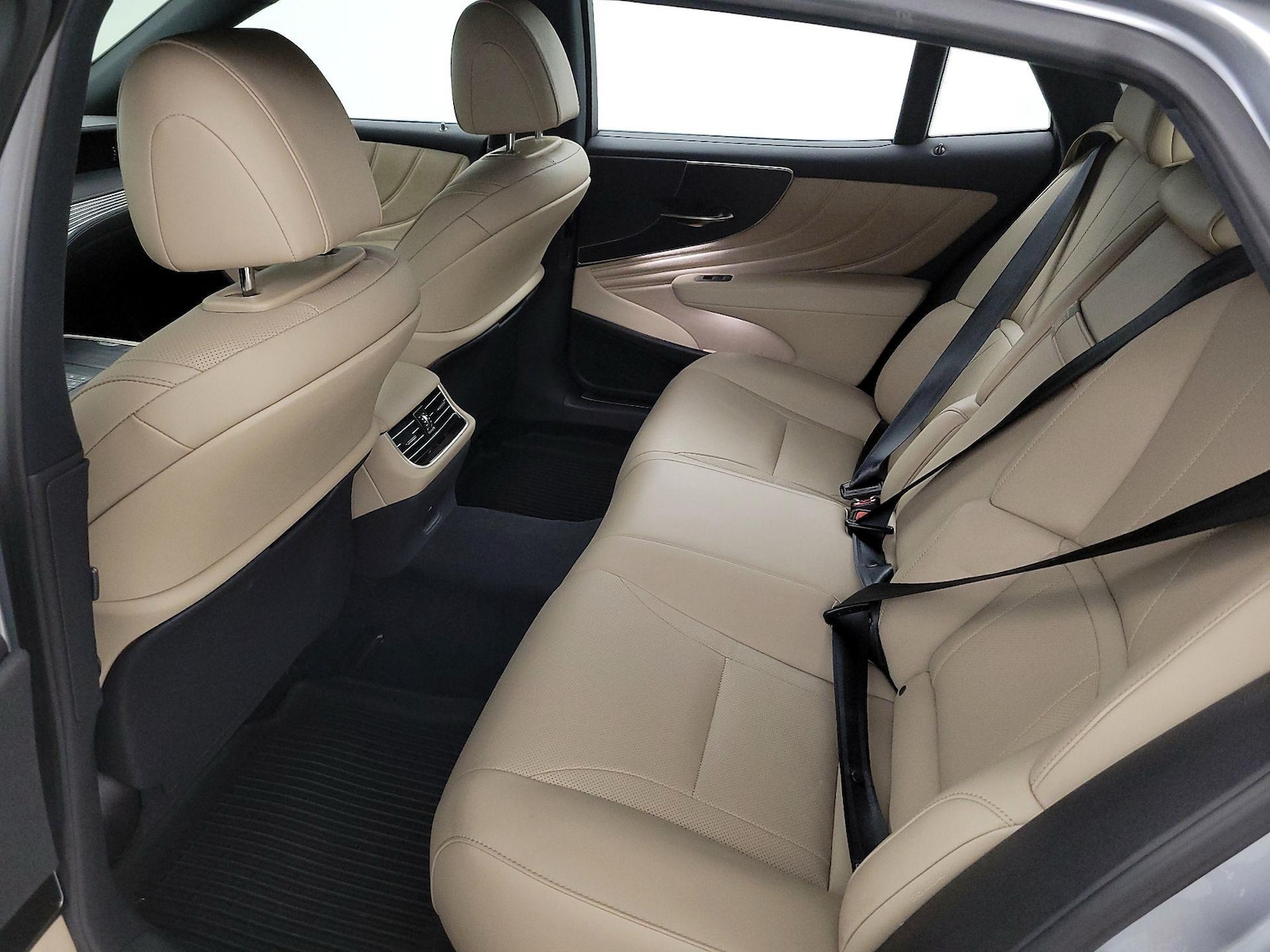 2025 Lexus LS Base - Photo 21