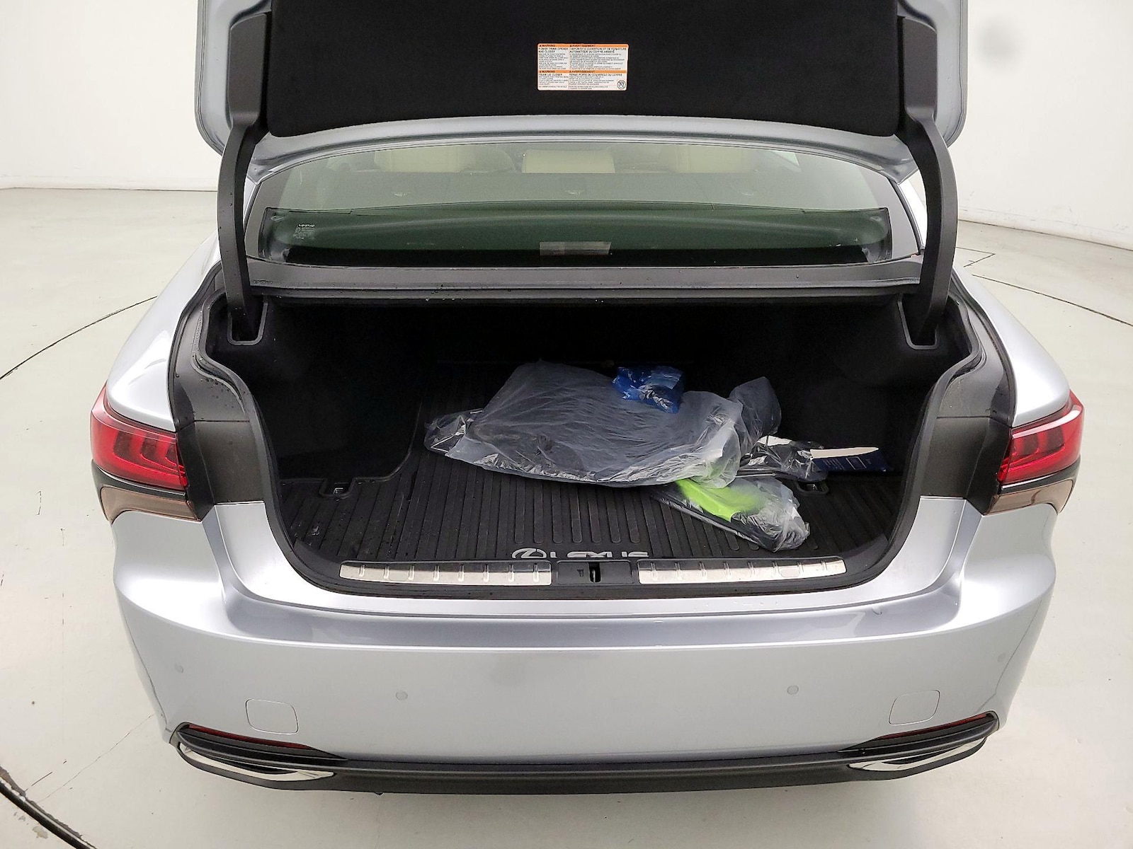 2025 Lexus LS Base - Photo 22