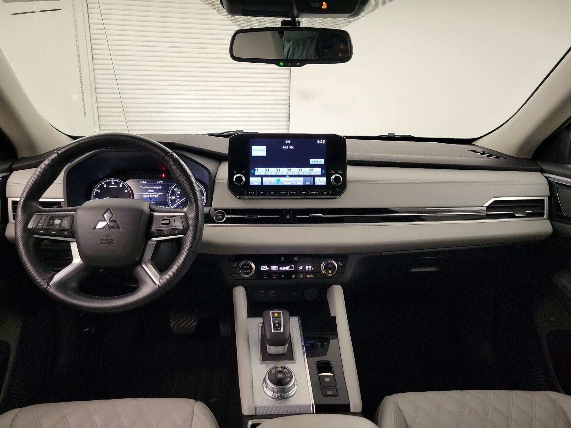 Thumbnail: 2022 Mitsubishi Outlander - 9