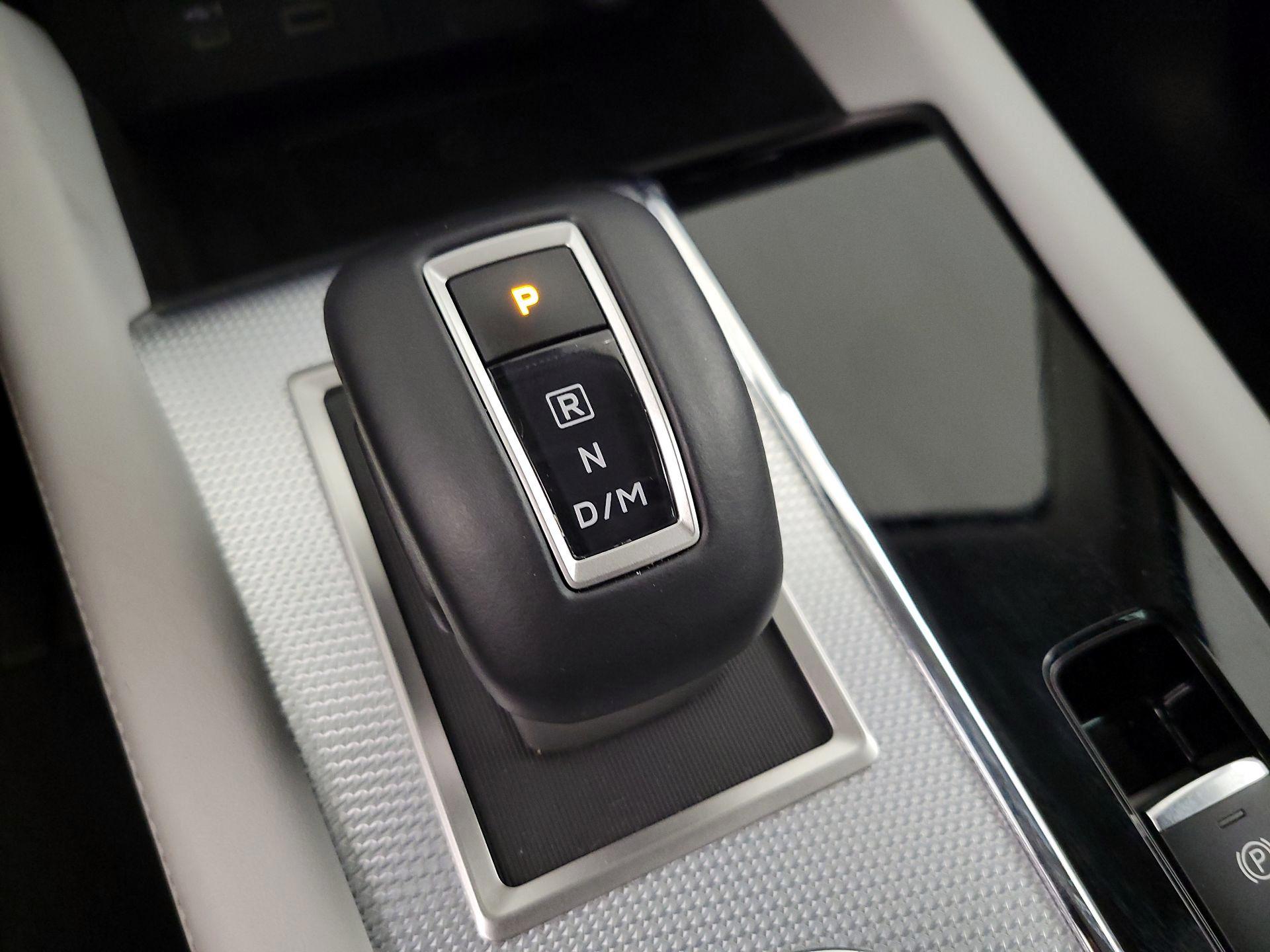 Thumbnail: 2022 Mitsubishi Outlander - 17