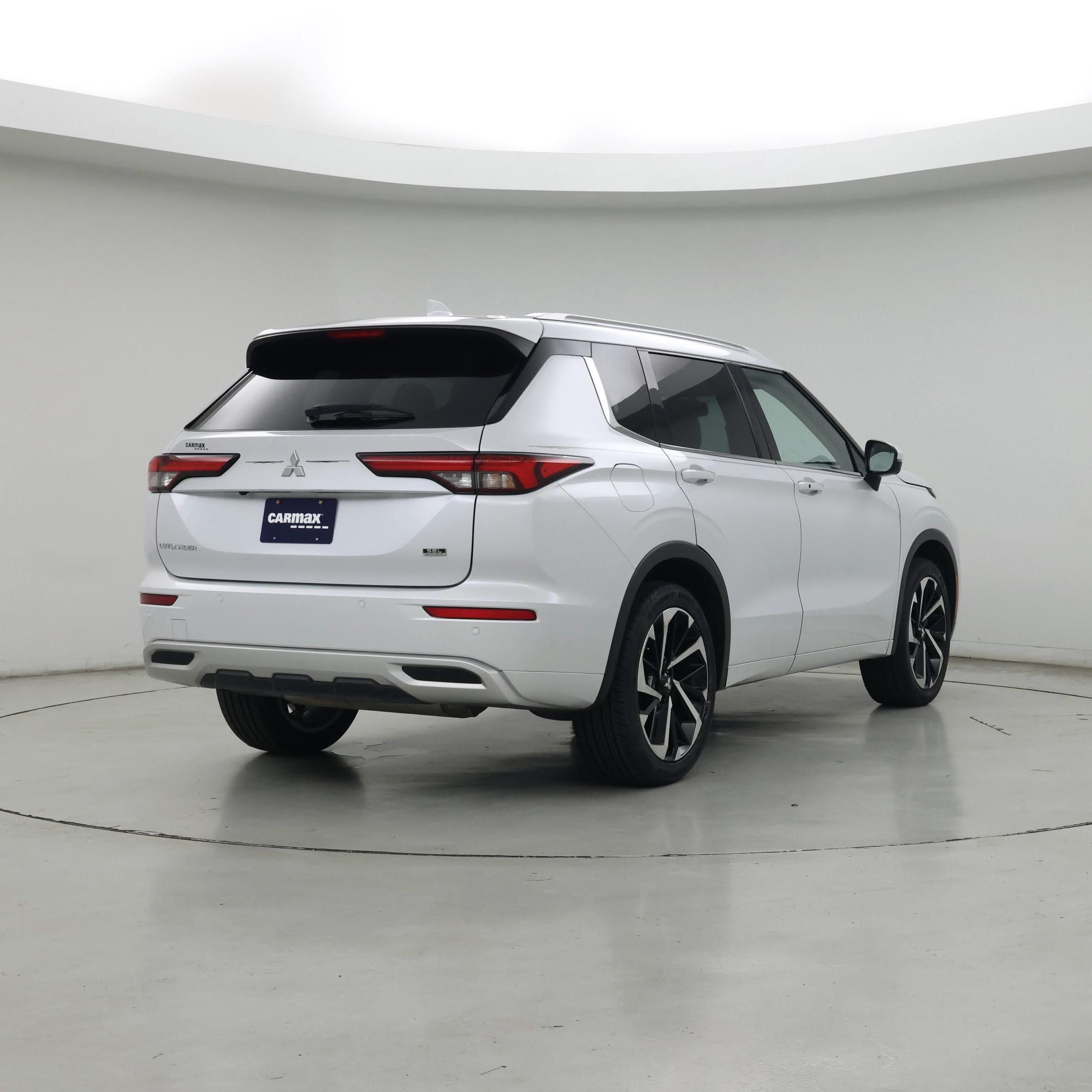 Thumbnail: 2022 Mitsubishi Outlander - 8