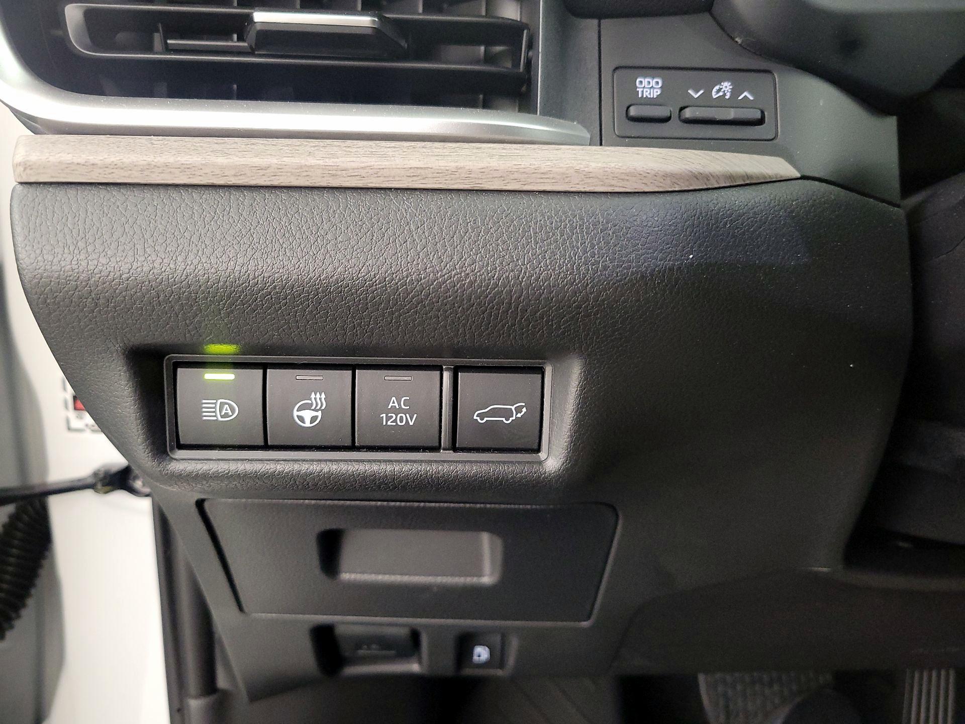 Thumbnail: 2026 Toyota Highlander - 13