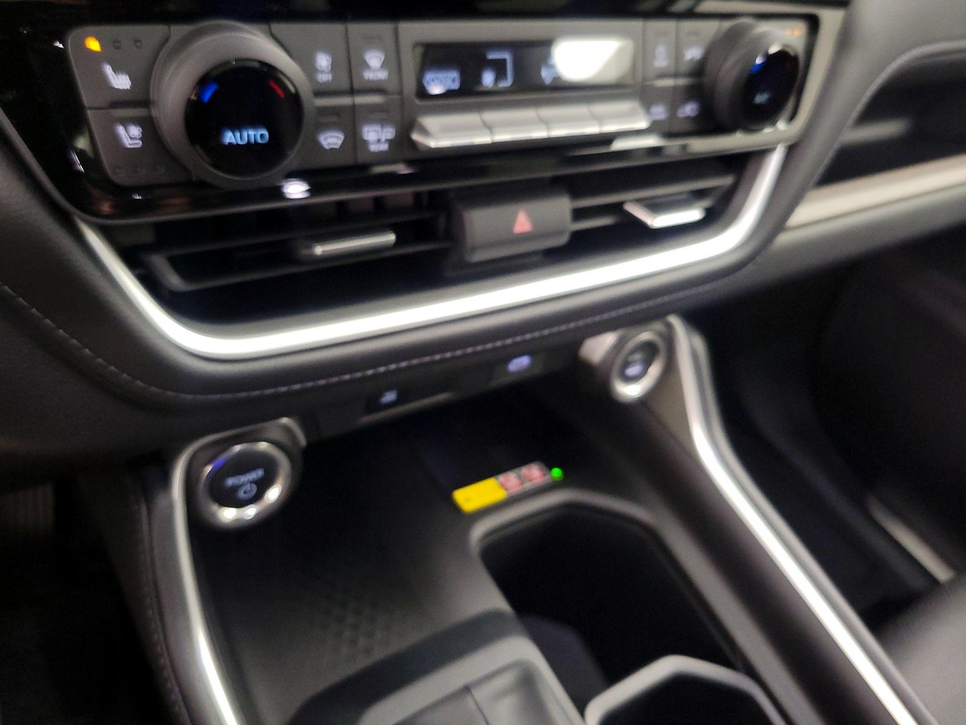 Thumbnail: 2026 Toyota Highlander - 17