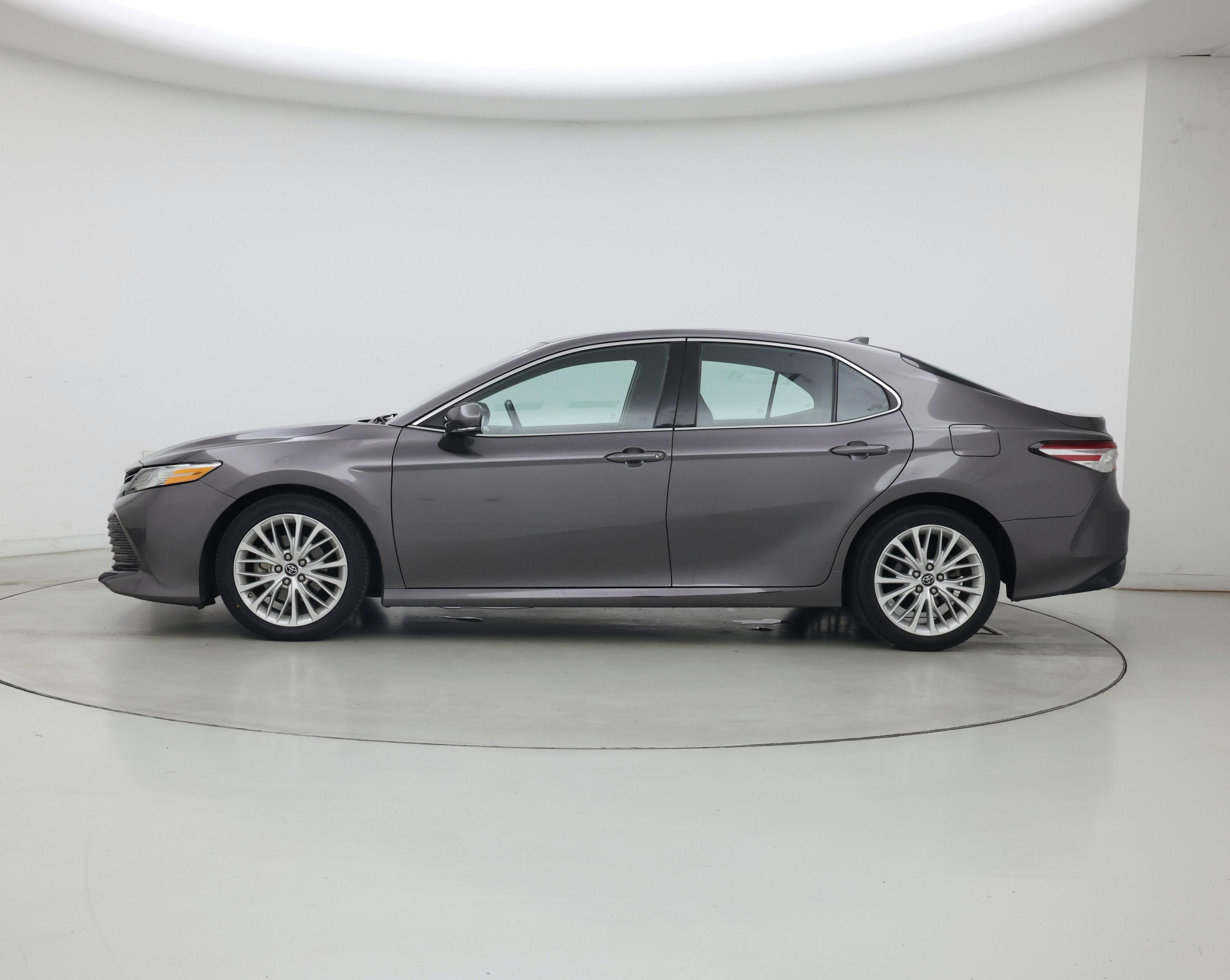 Thumbnail: 2019 Toyota Camry - 3