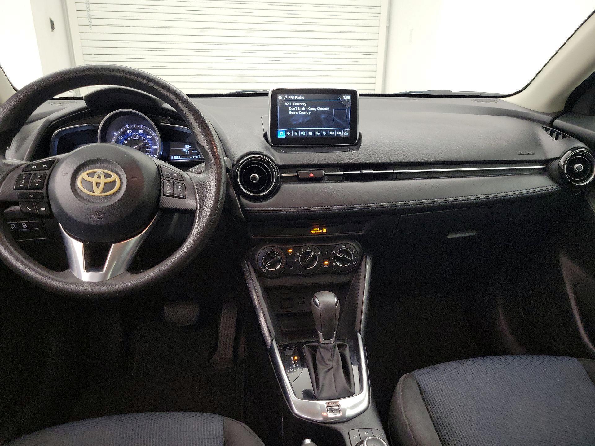 Thumbnail: 2017 Toyota Yaris iA - 9