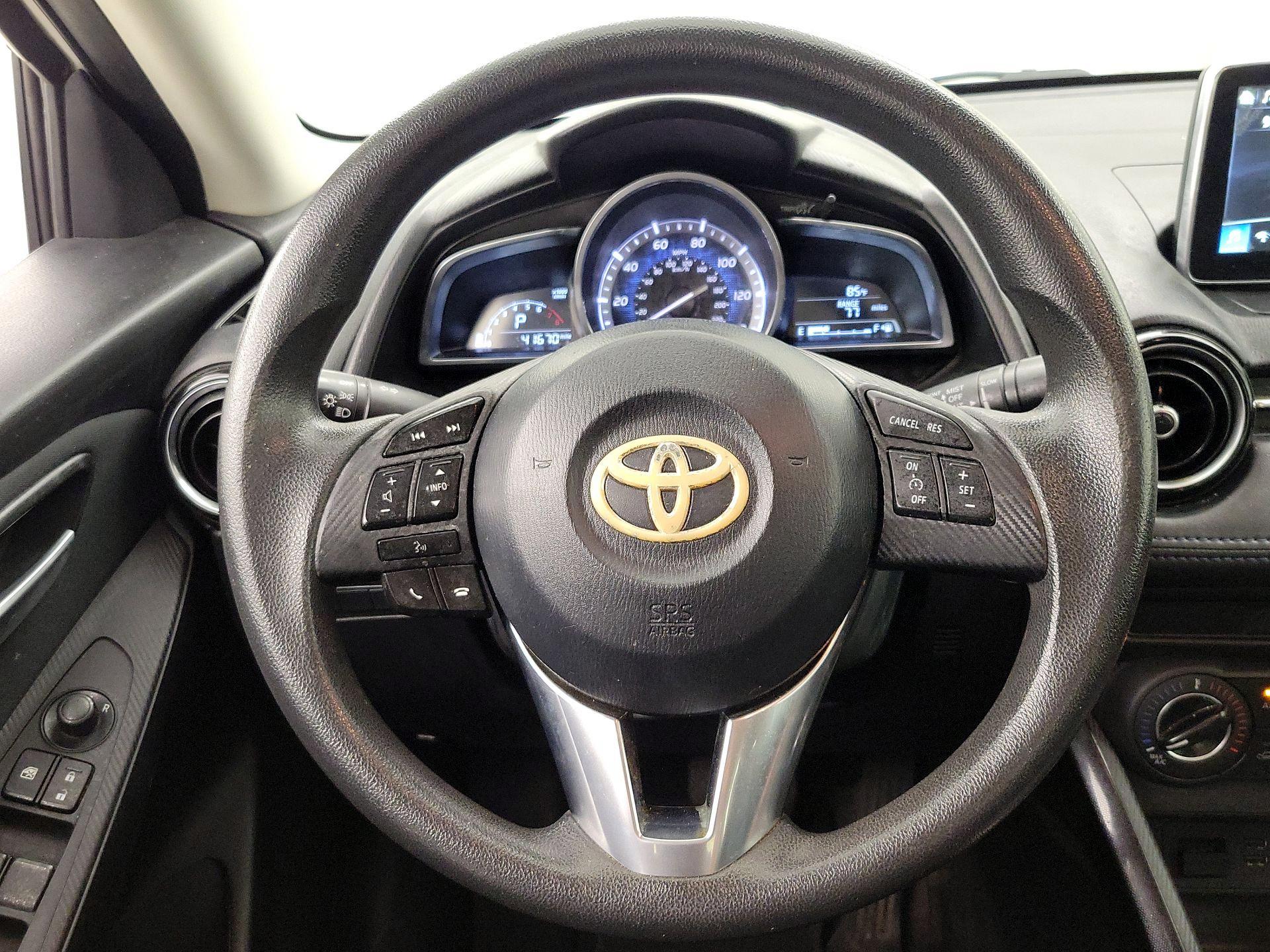 Thumbnail: 2017 Toyota Yaris iA - 10