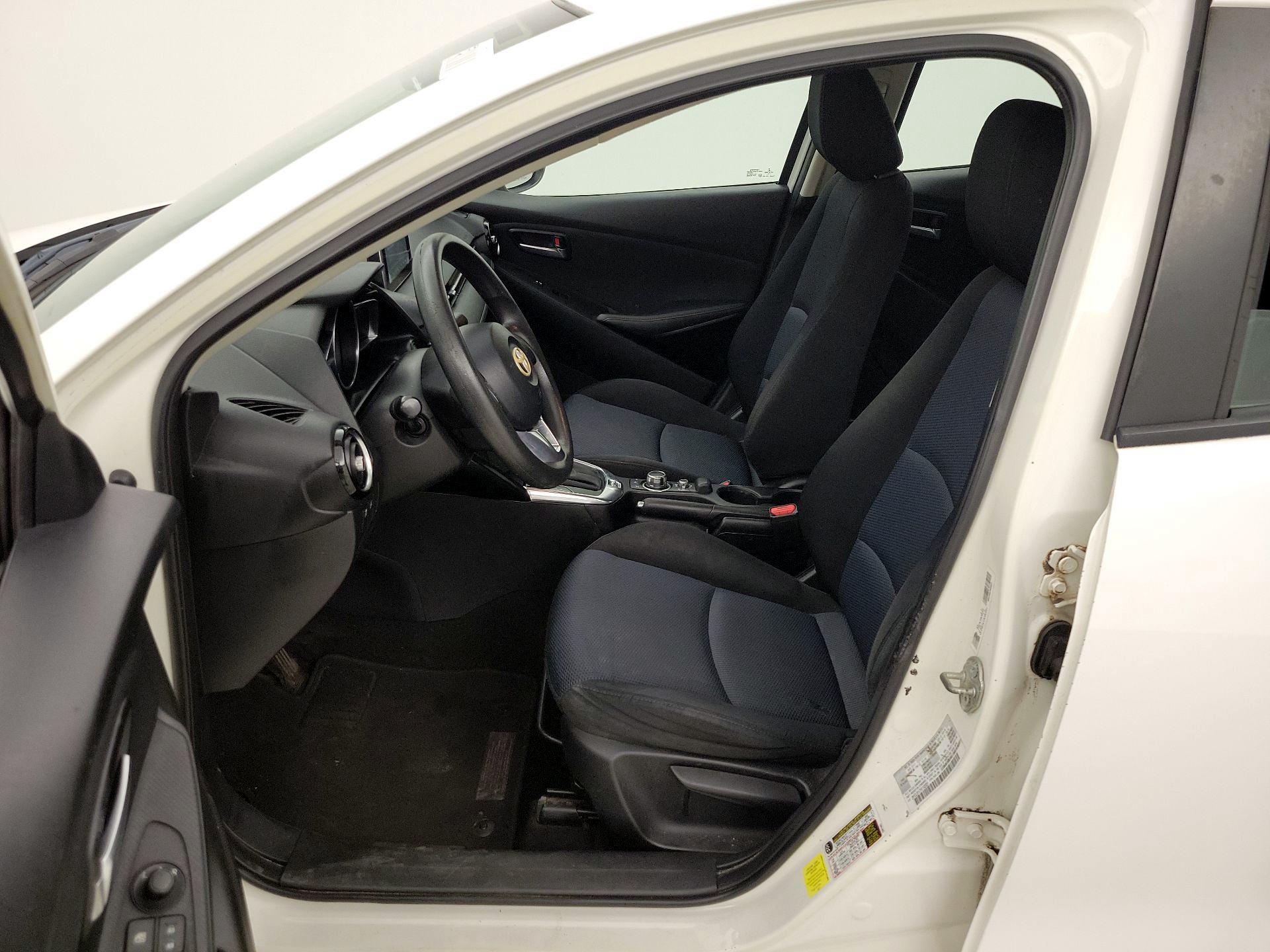 Thumbnail: 2017 Toyota Yaris iA - 11