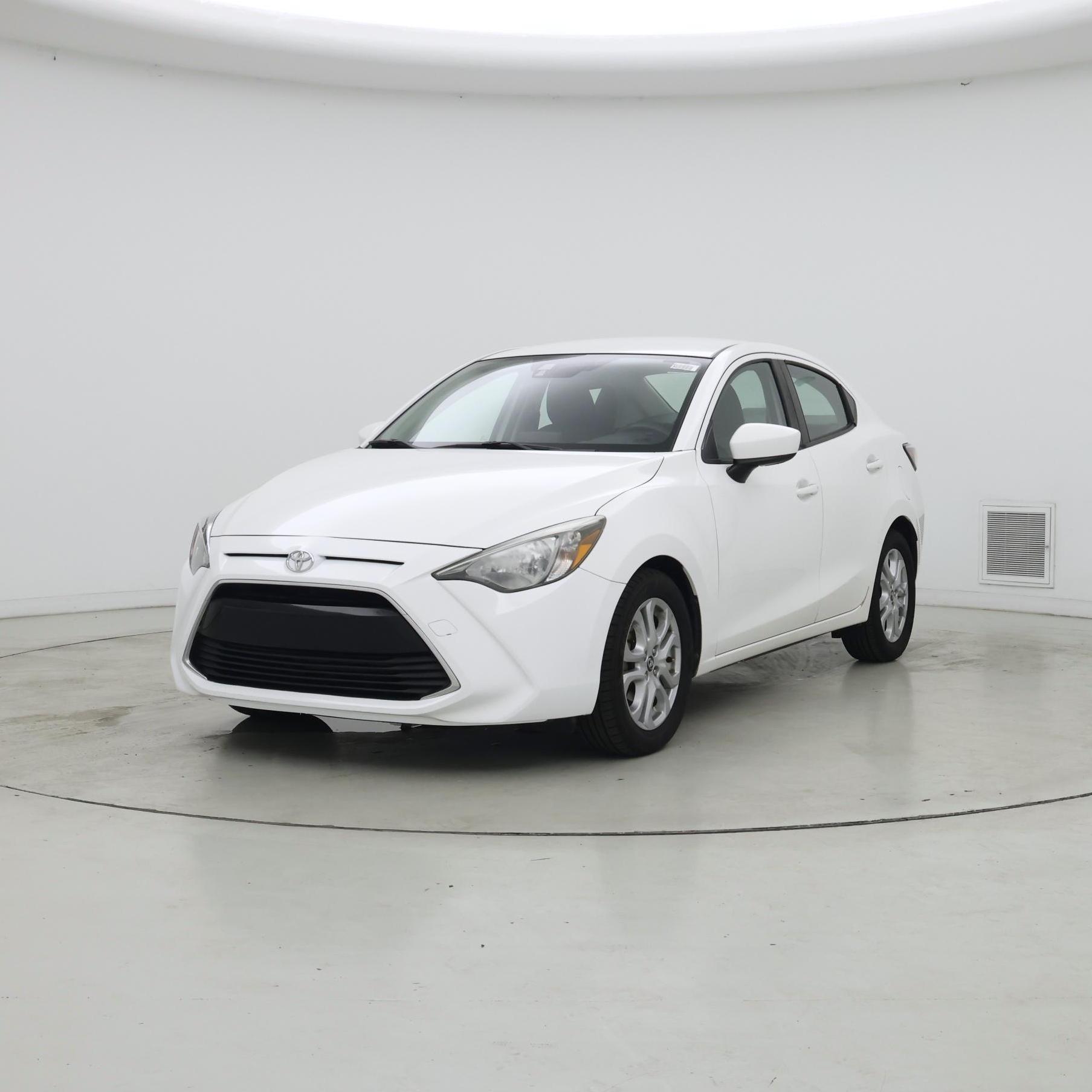 Thumbnail: 2017 Toyota Yaris iA - 4